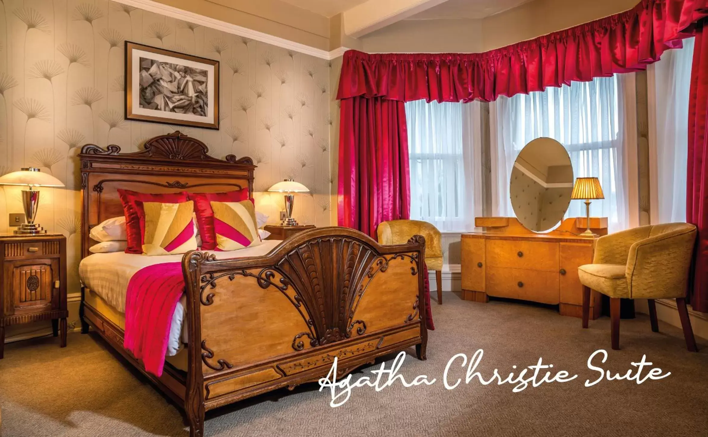 Bedroom, Bed in The Grand Hotel