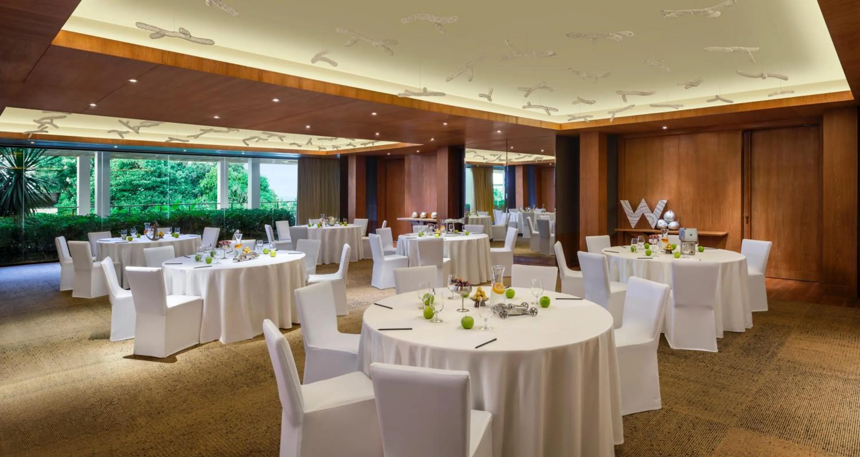 Business facilities in W Koh Samui