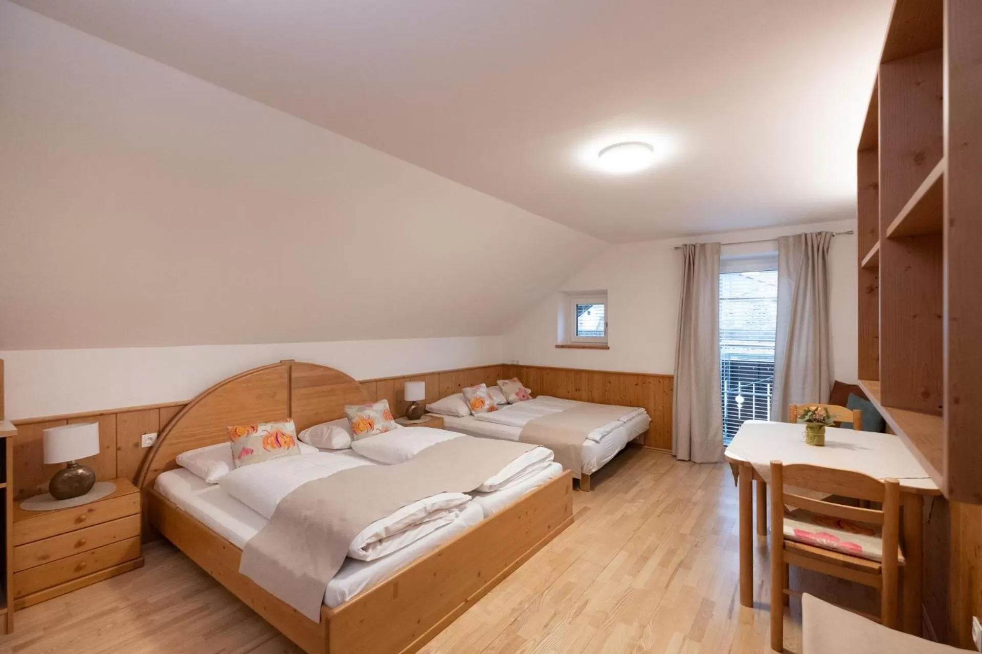 Photo of the whole room, Bed in Santner, Hotel