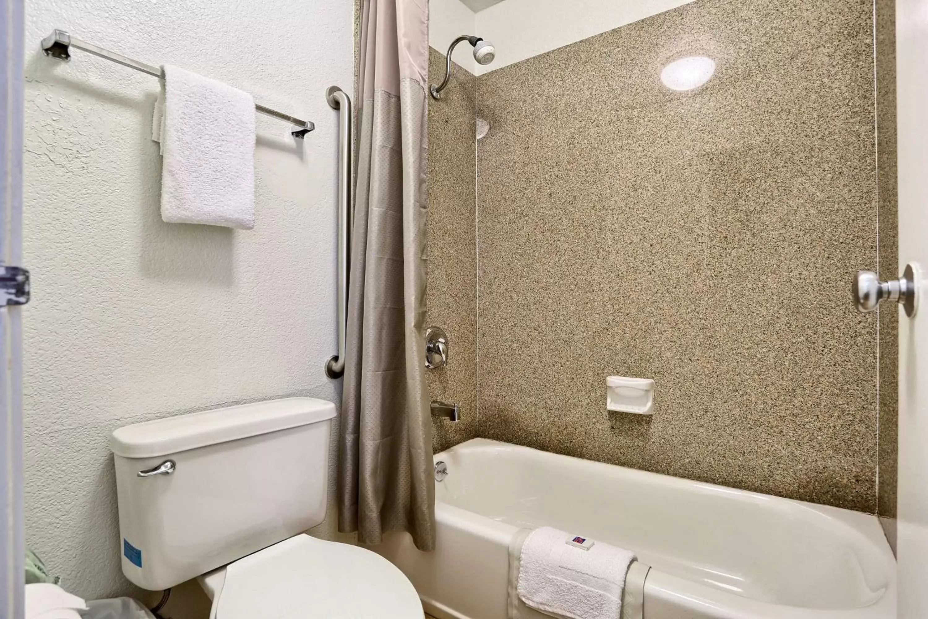 Shower, Bathroom in Motel 6 San Francisco Downtown