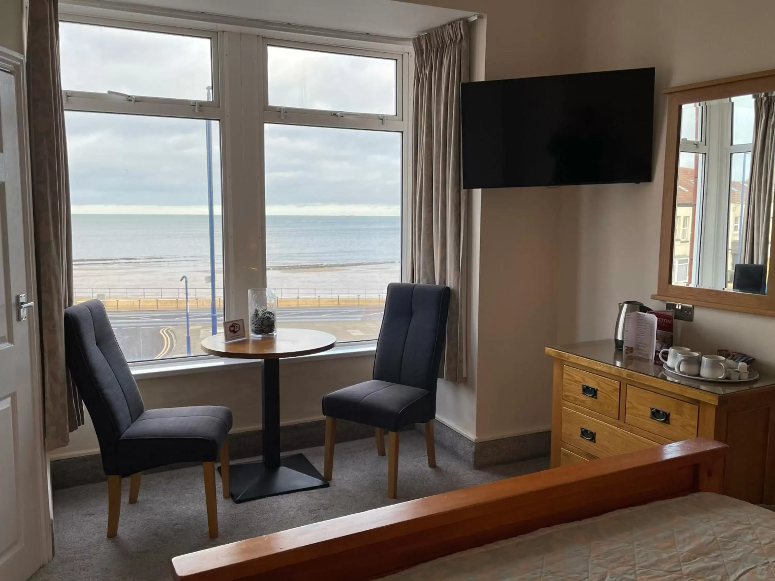 Sea view, Seating Area in Claxton Hotel