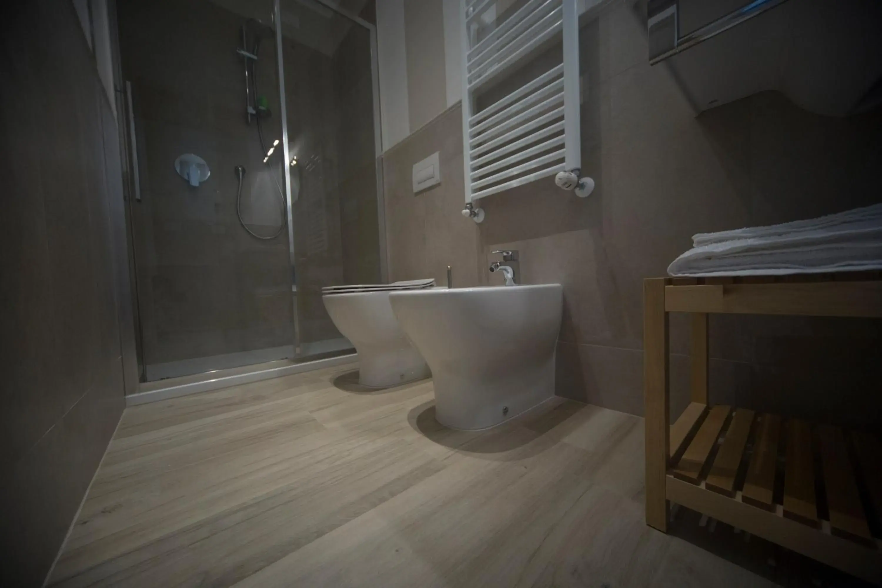 Shower, Bathroom in Blu Hotel