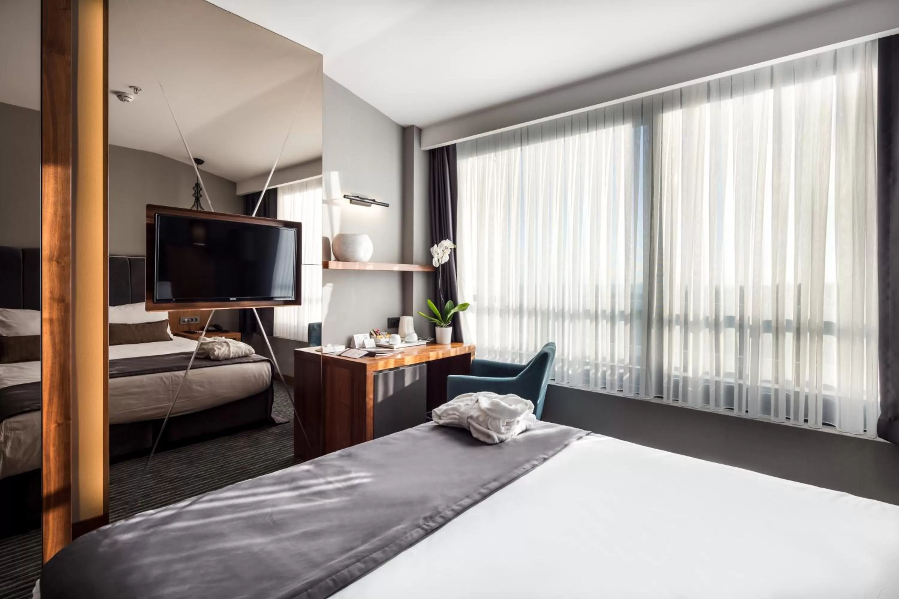 Balcony/Terrace, Bed in Volley Hotel Istanbul