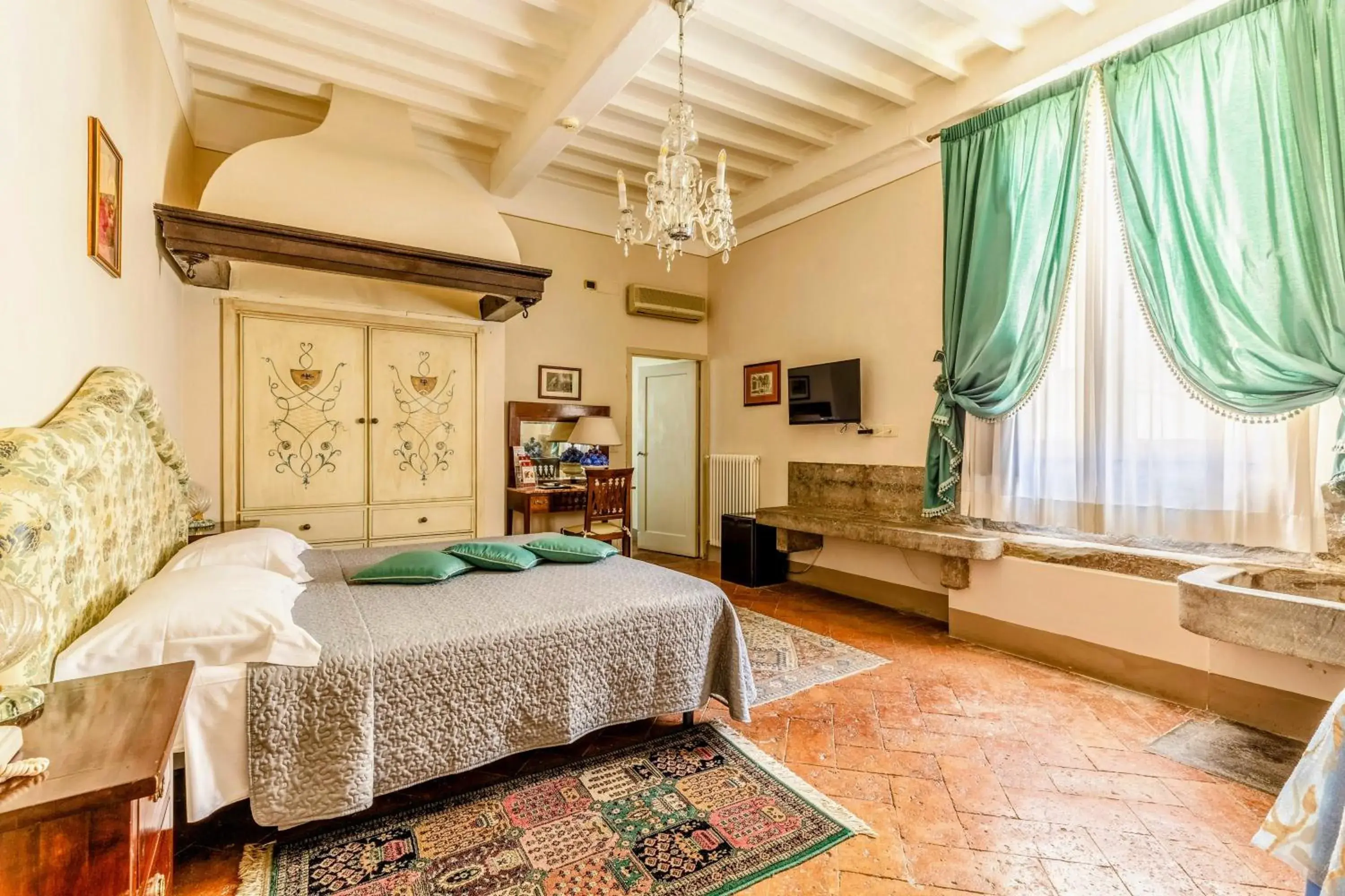 Bedroom in Hotel San Michele