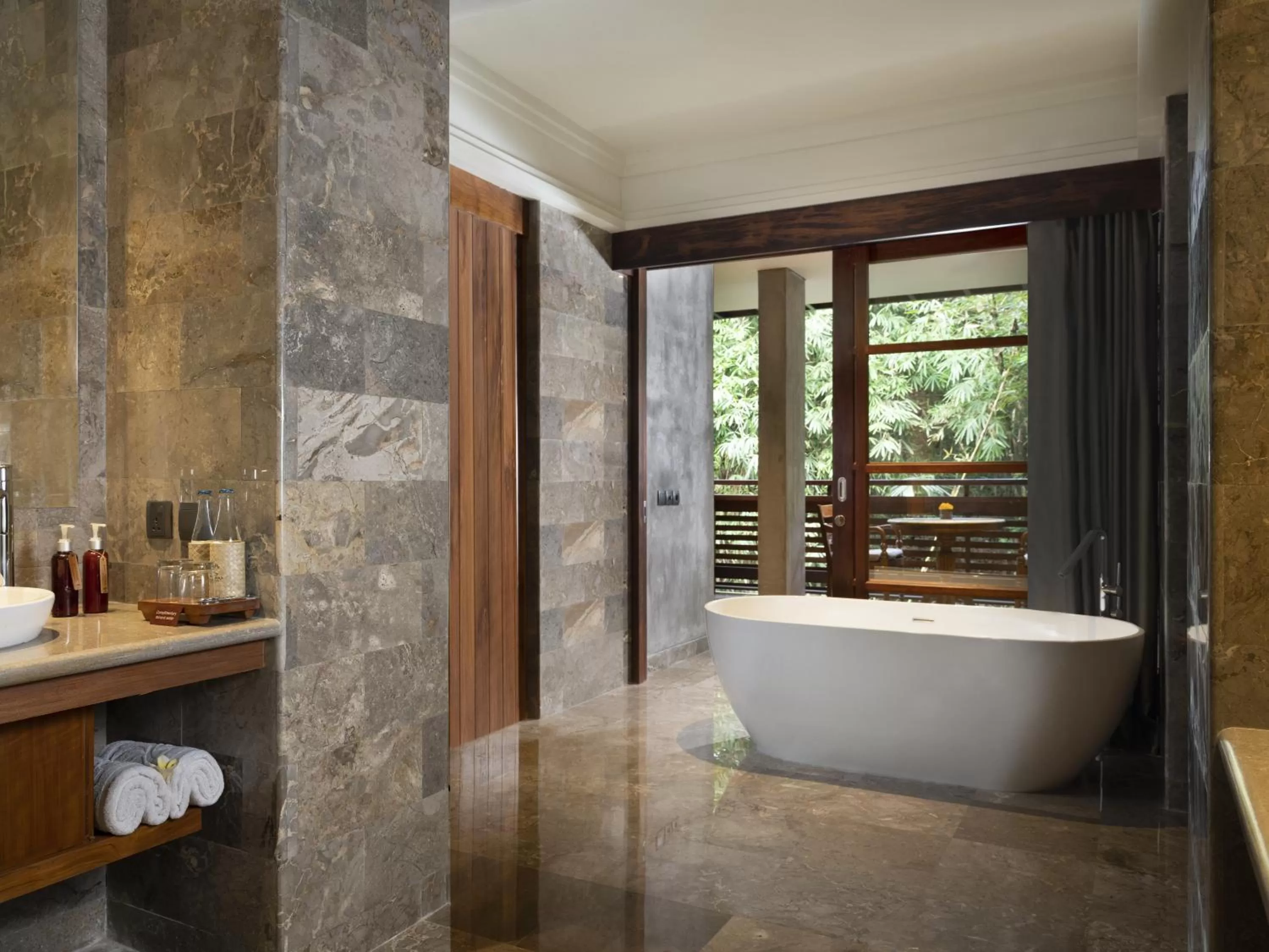 Toilet in Adiwana Resort Jembawan