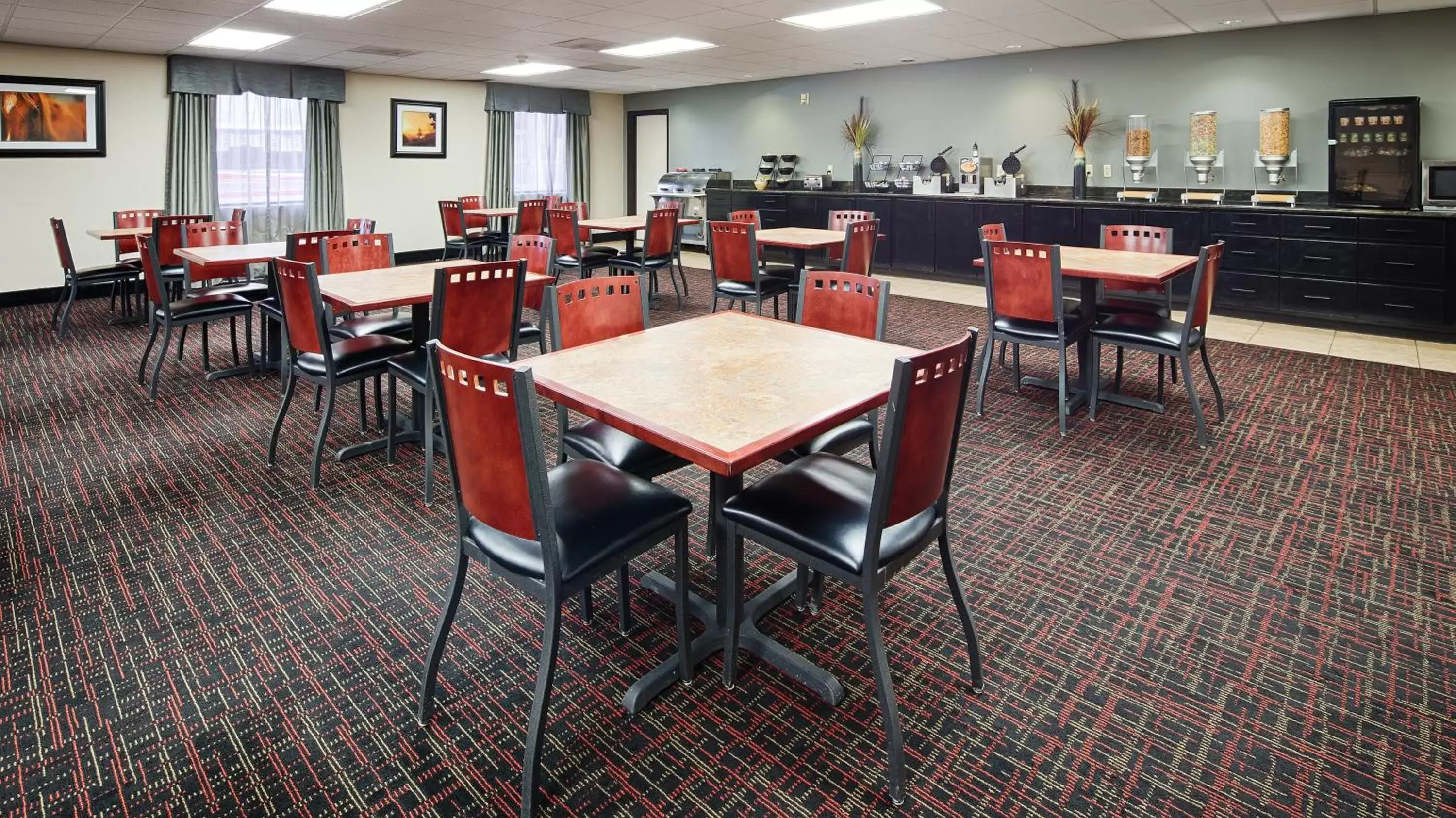 Restaurant/Places to Eat in SureStay Plus Hotel by Best Western Houston Medical Center