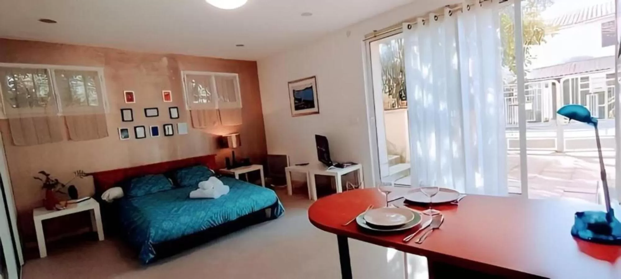 Bed in Chambres d'hôtes Avignon