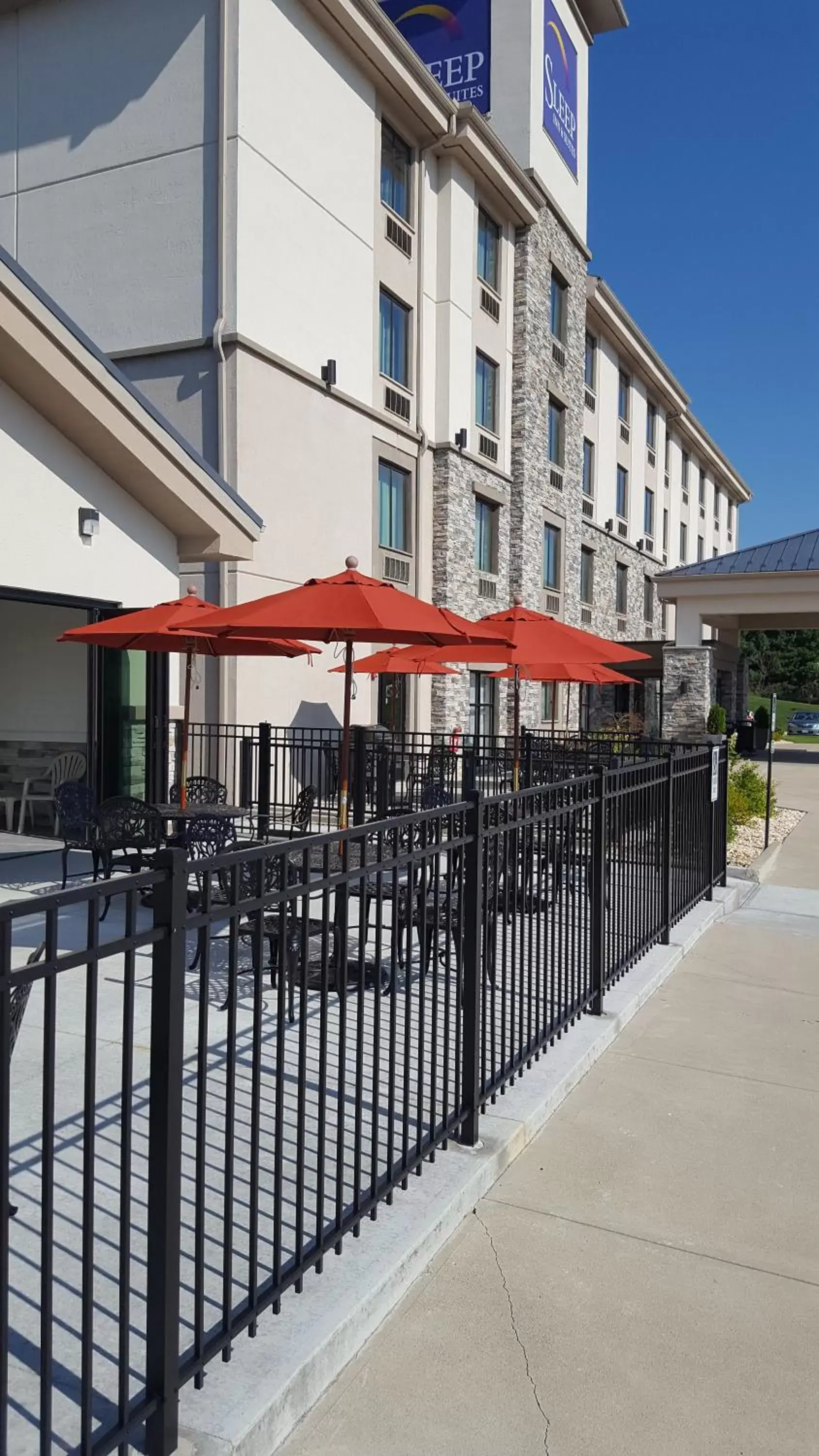 Balcony/Terrace, Property Building in Sleep Inn & Suites Belmont - St. Clairsville