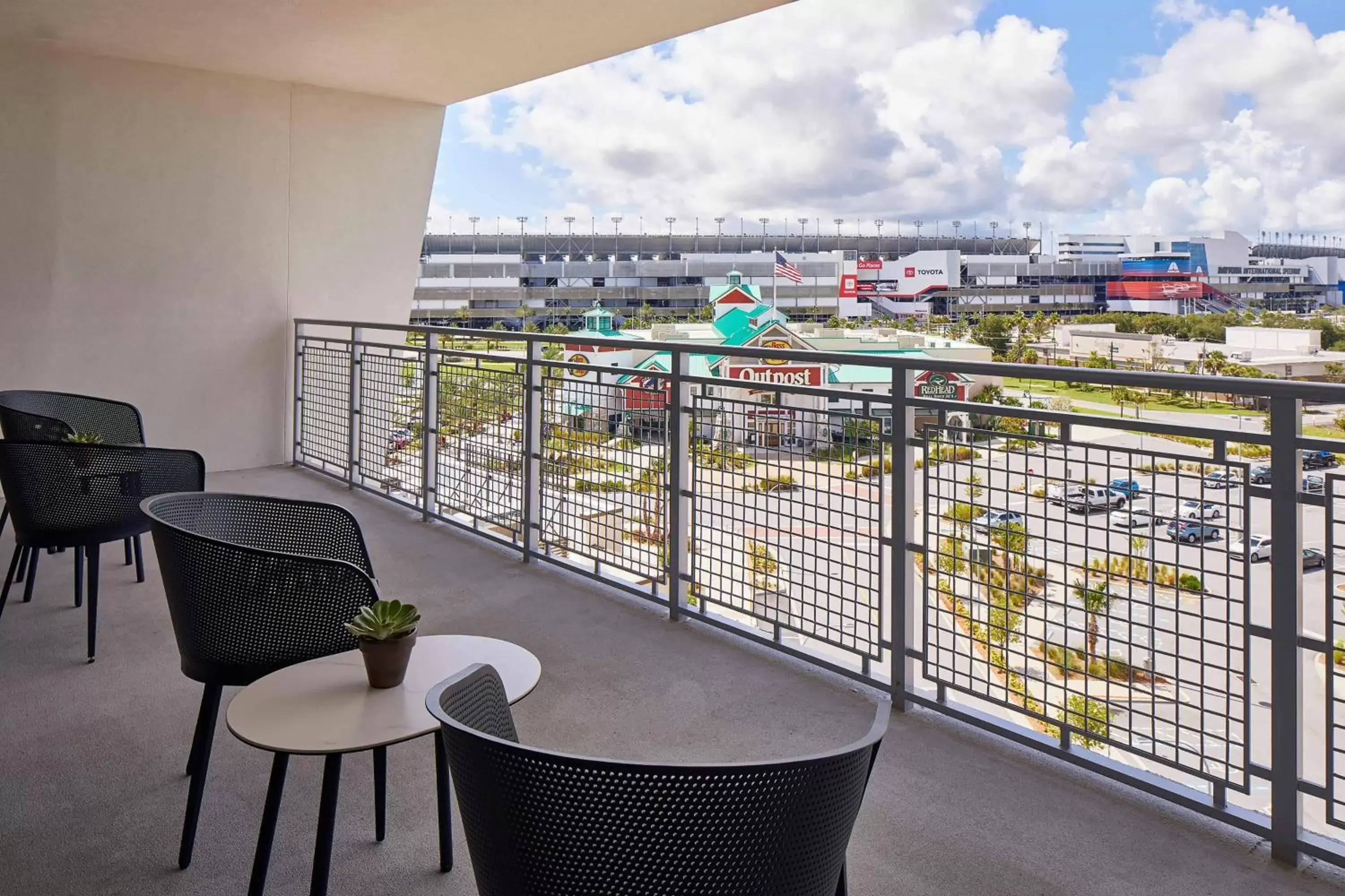 Photo of the whole room, Balcony/Terrace in The Daytona, Autograph Collection