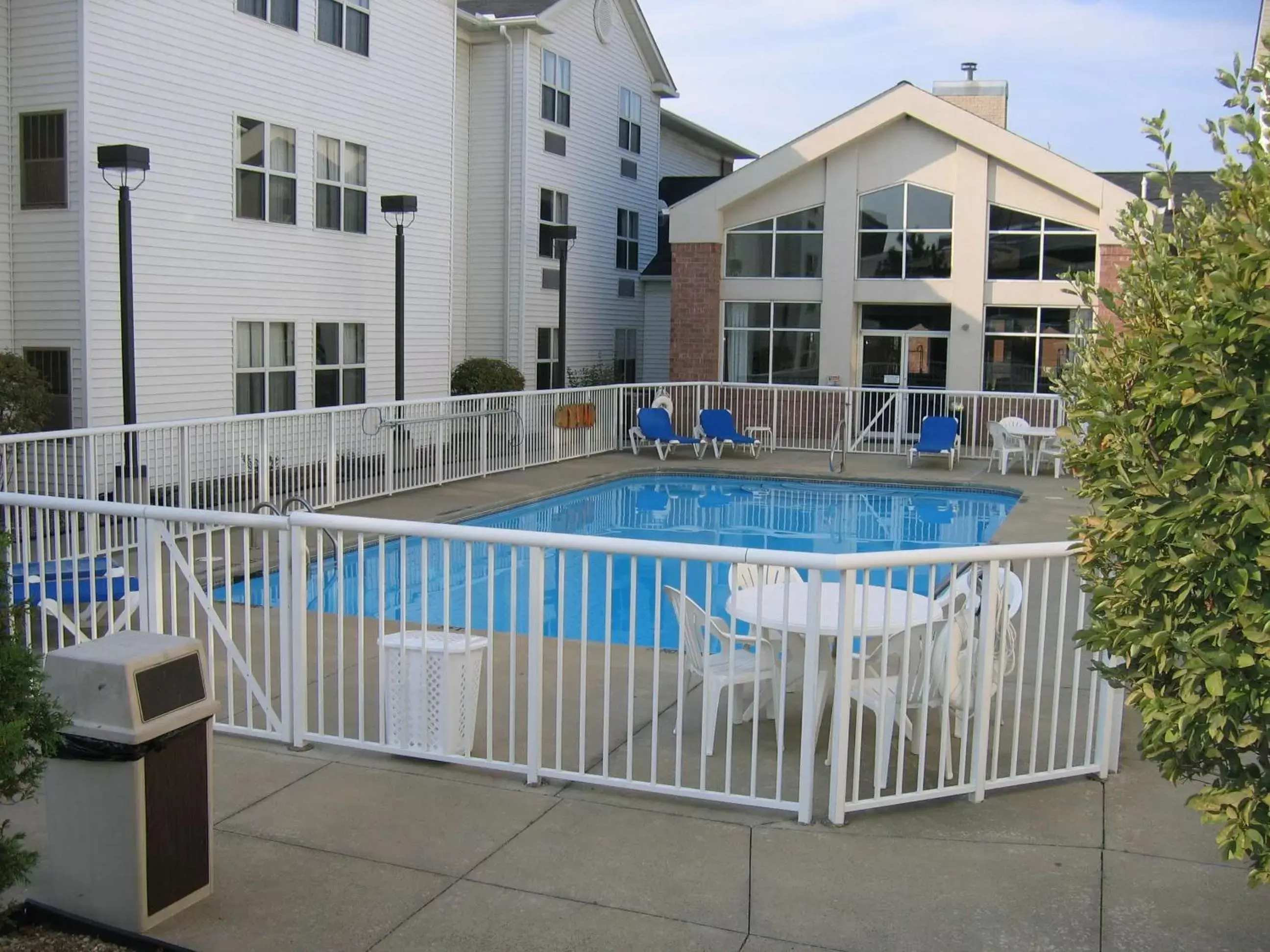 Pool view, Swimming Pool in Hampton Inn & Suites Cleveland-Independence