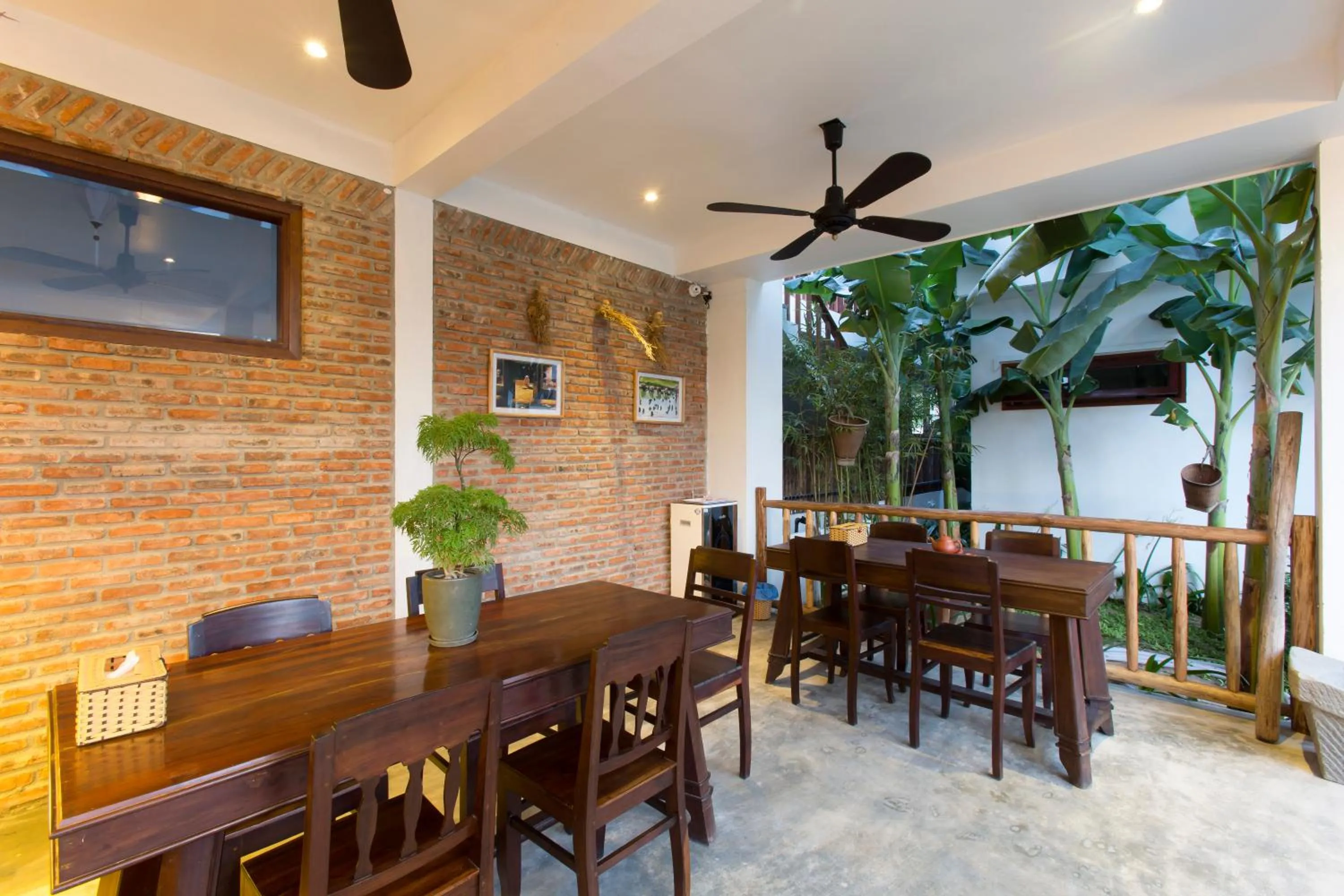 Restaurant/places to eat in Vina Beach Pool Villas