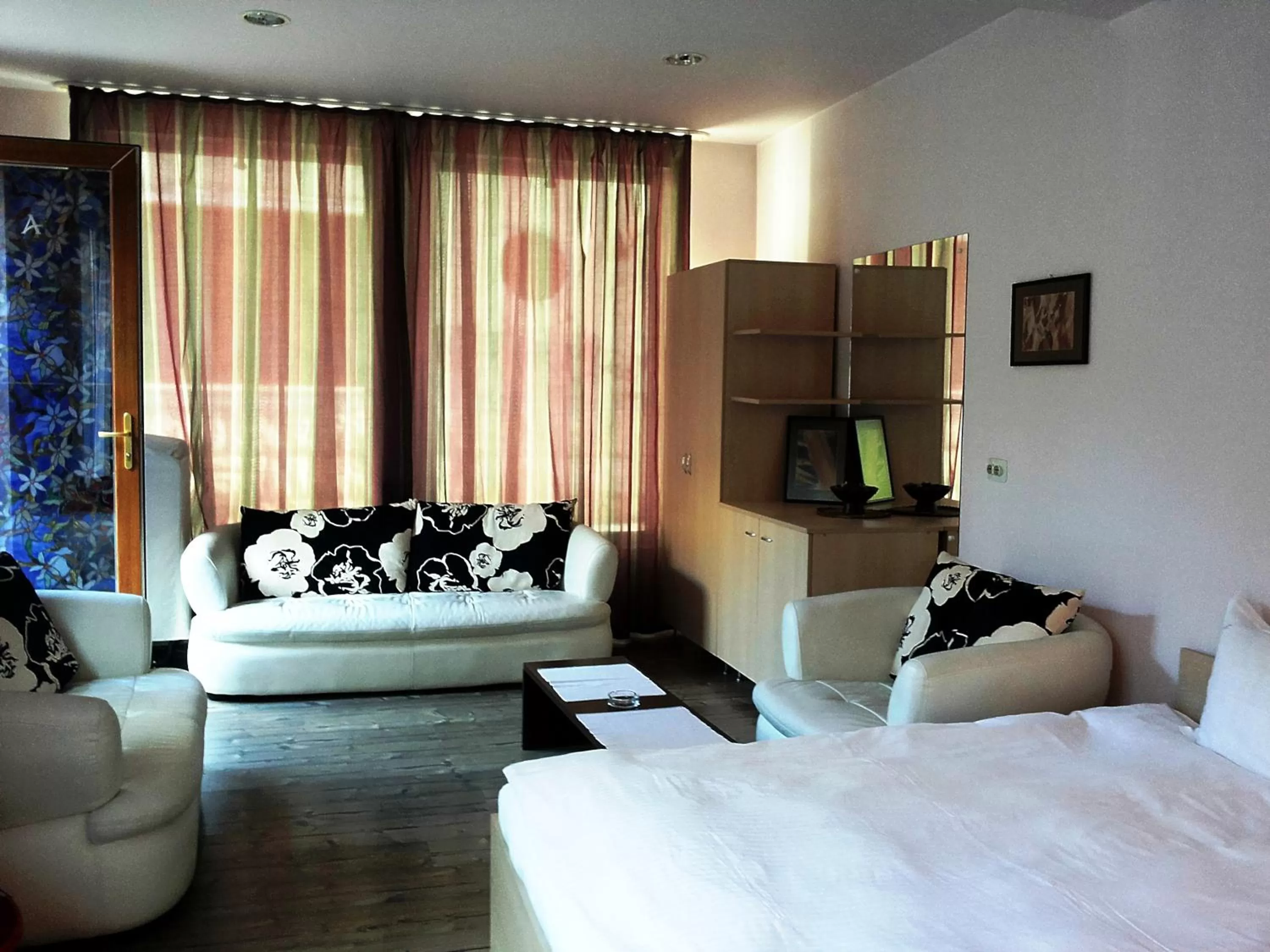 Studio in Lucas 10 Apartments