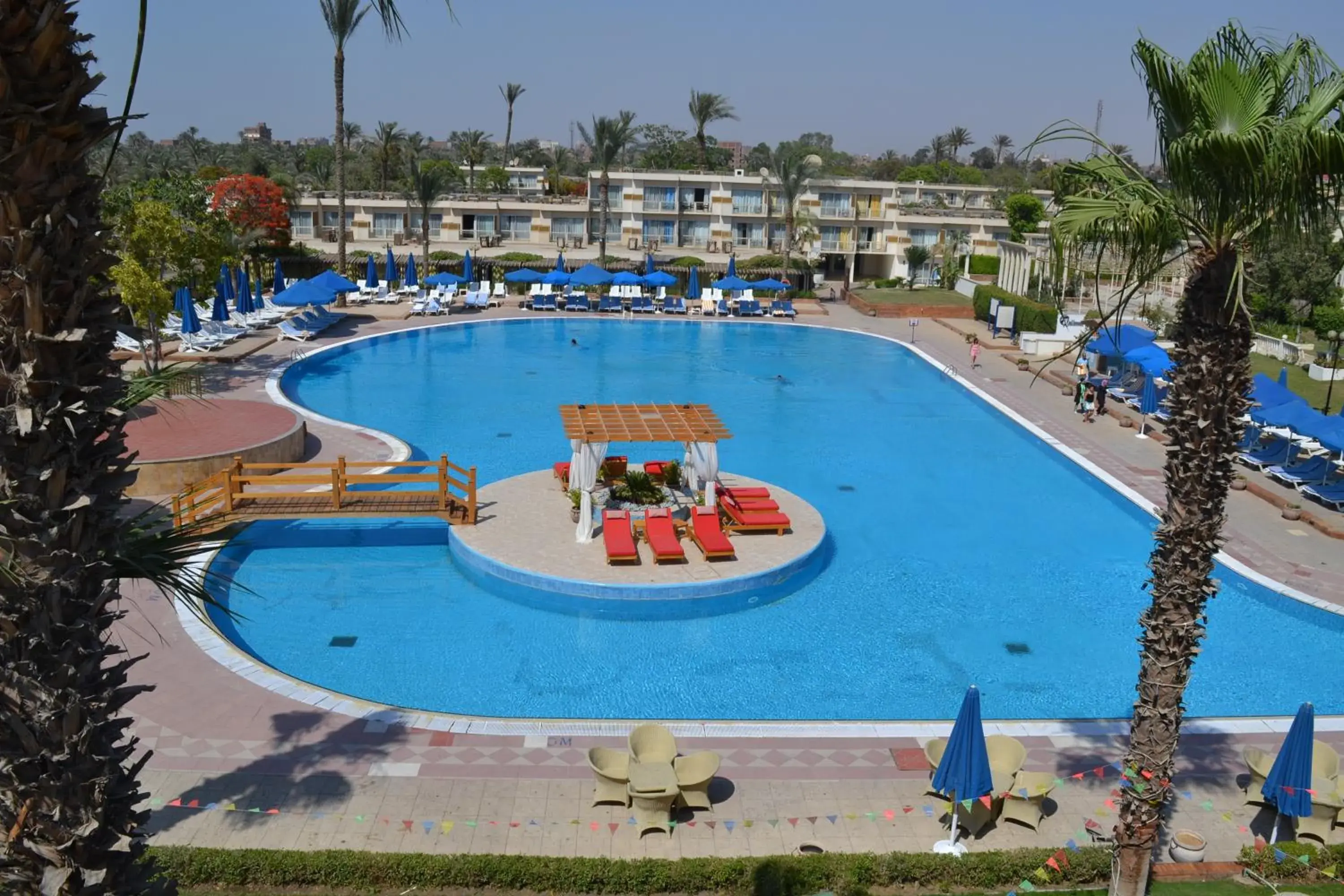 Swimming pool in Pyramids Park Resort Cairo