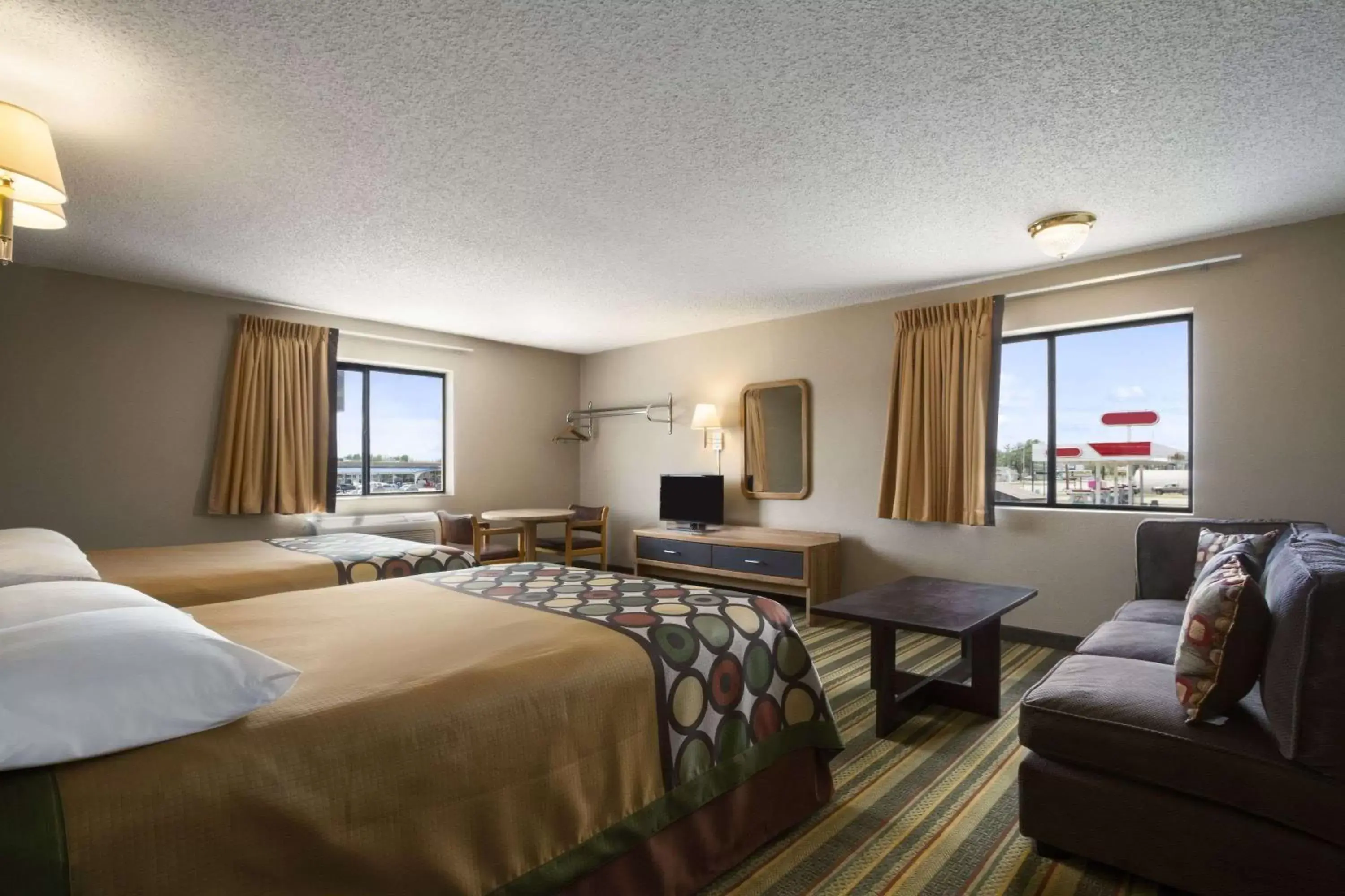 Photo of the whole room, Bed in Super 8 by Wyndham Blackwell Photo of the whole room, Bed in Super 8 by Wyndham Blackwell