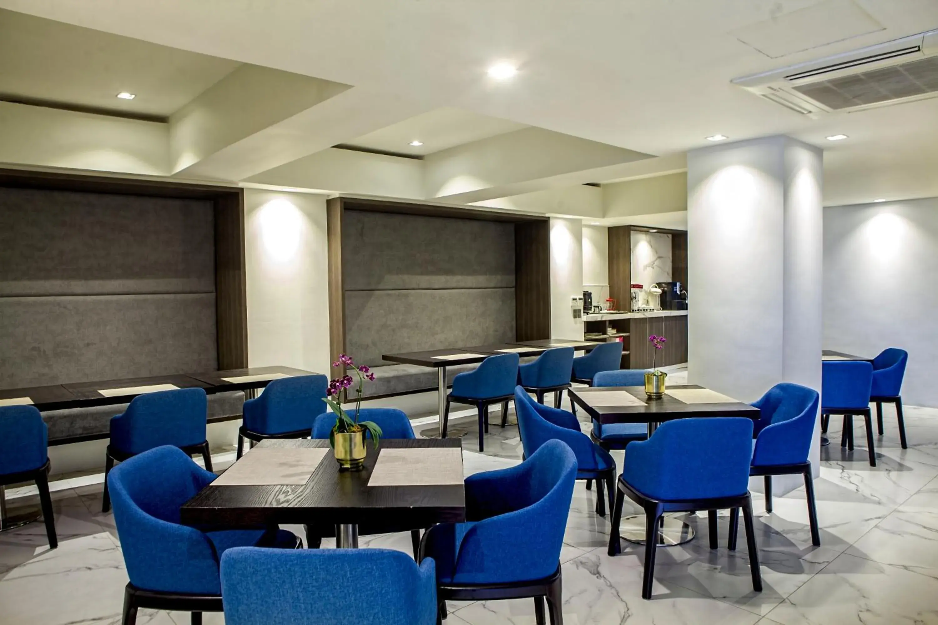 Restaurant/places to eat in Ramada Encore Makati