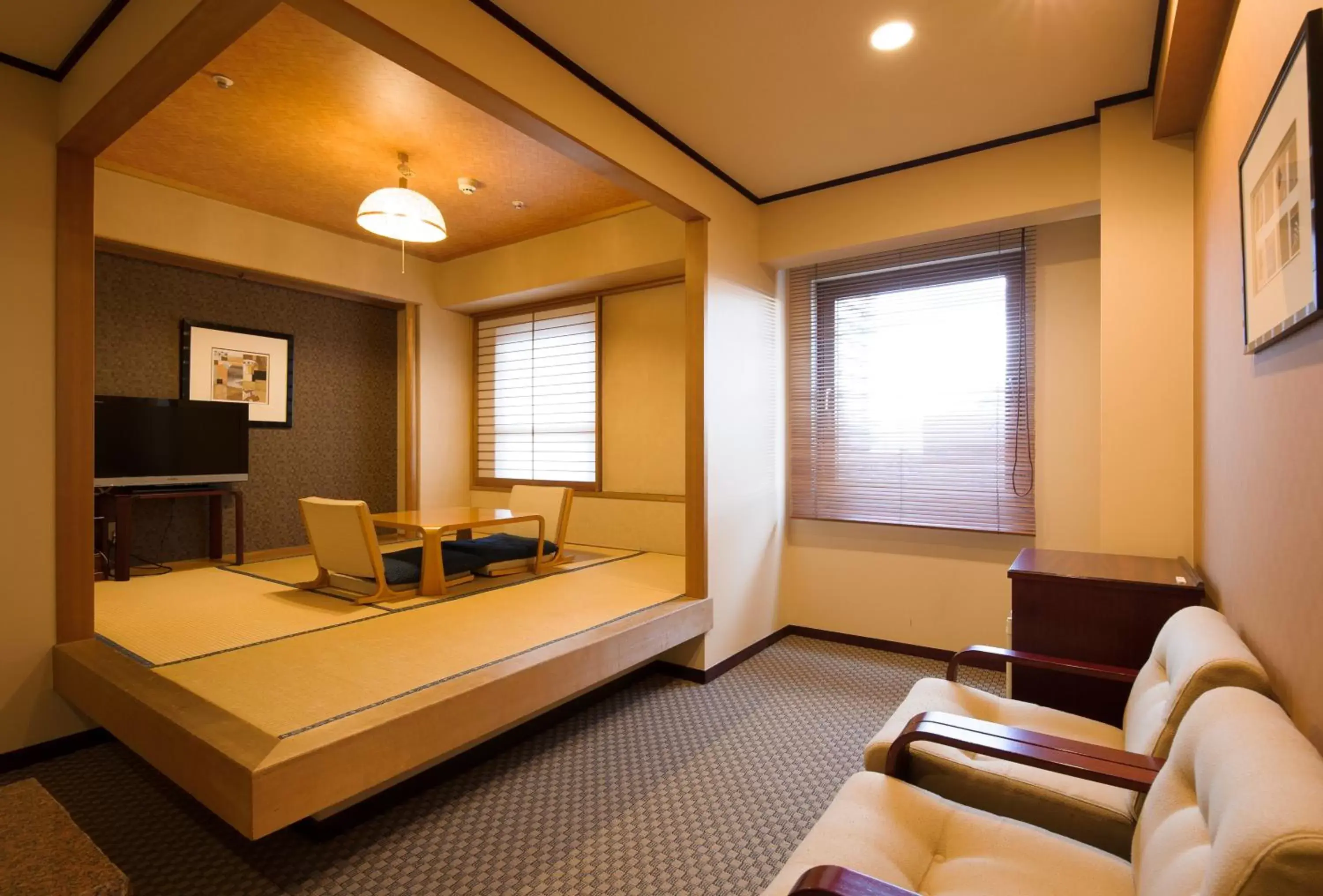 Photo of the whole room, Seating Area in Chisun Hotel Utsunomiya