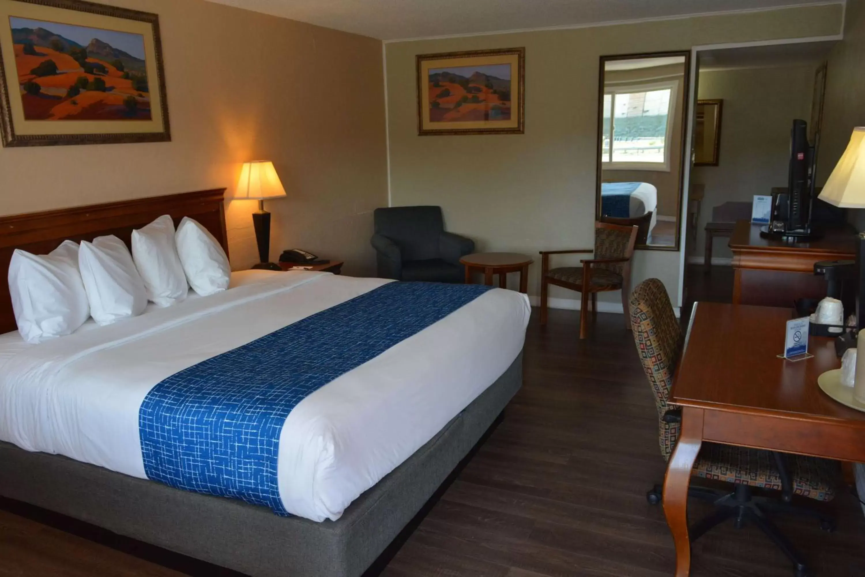 Photo of the whole room, Bed in Travelodge by Wyndham Trinidad