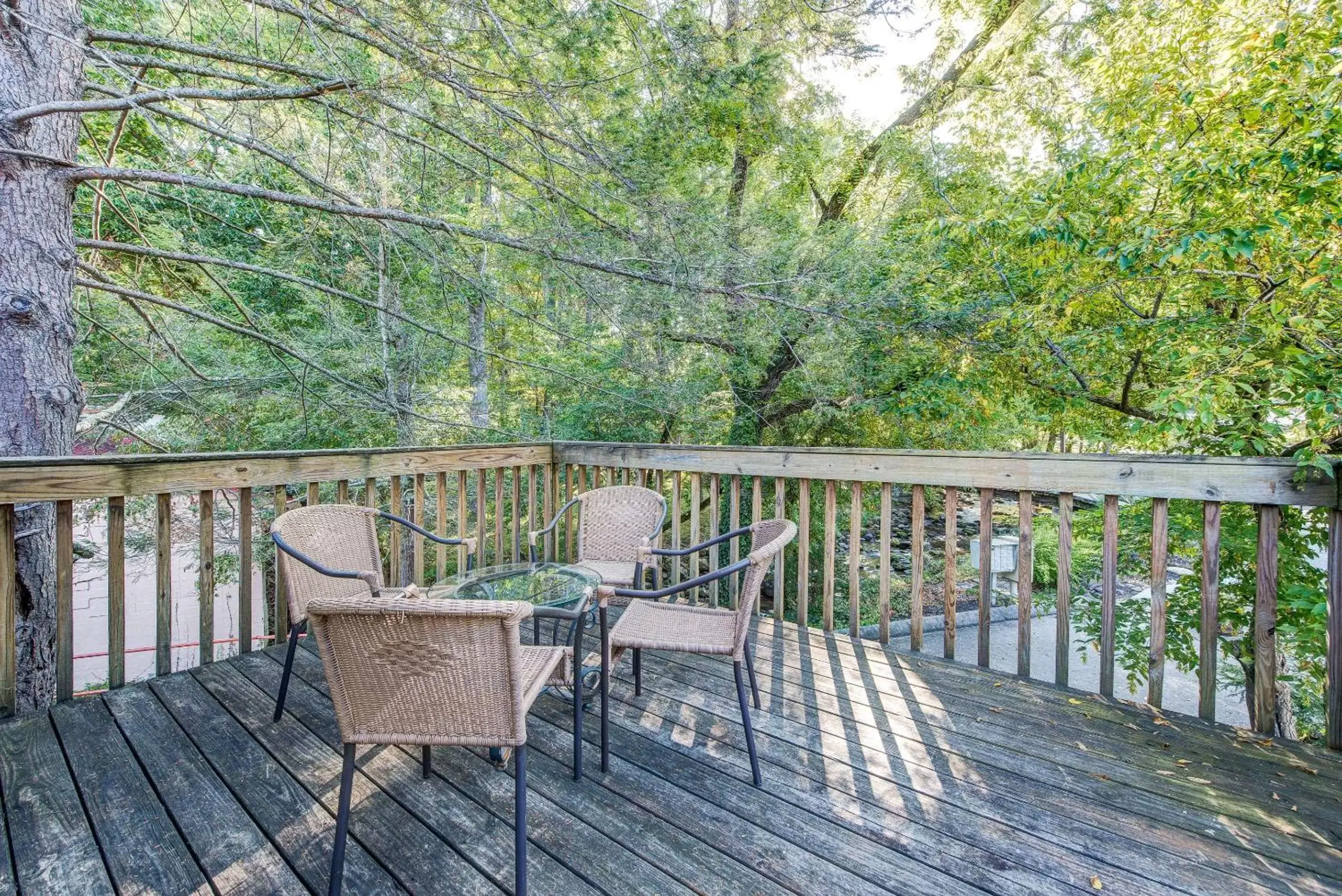 Photo of the whole room, Balcony/Terrace in Quality Inn Creekside - Downtown Gatlinburg