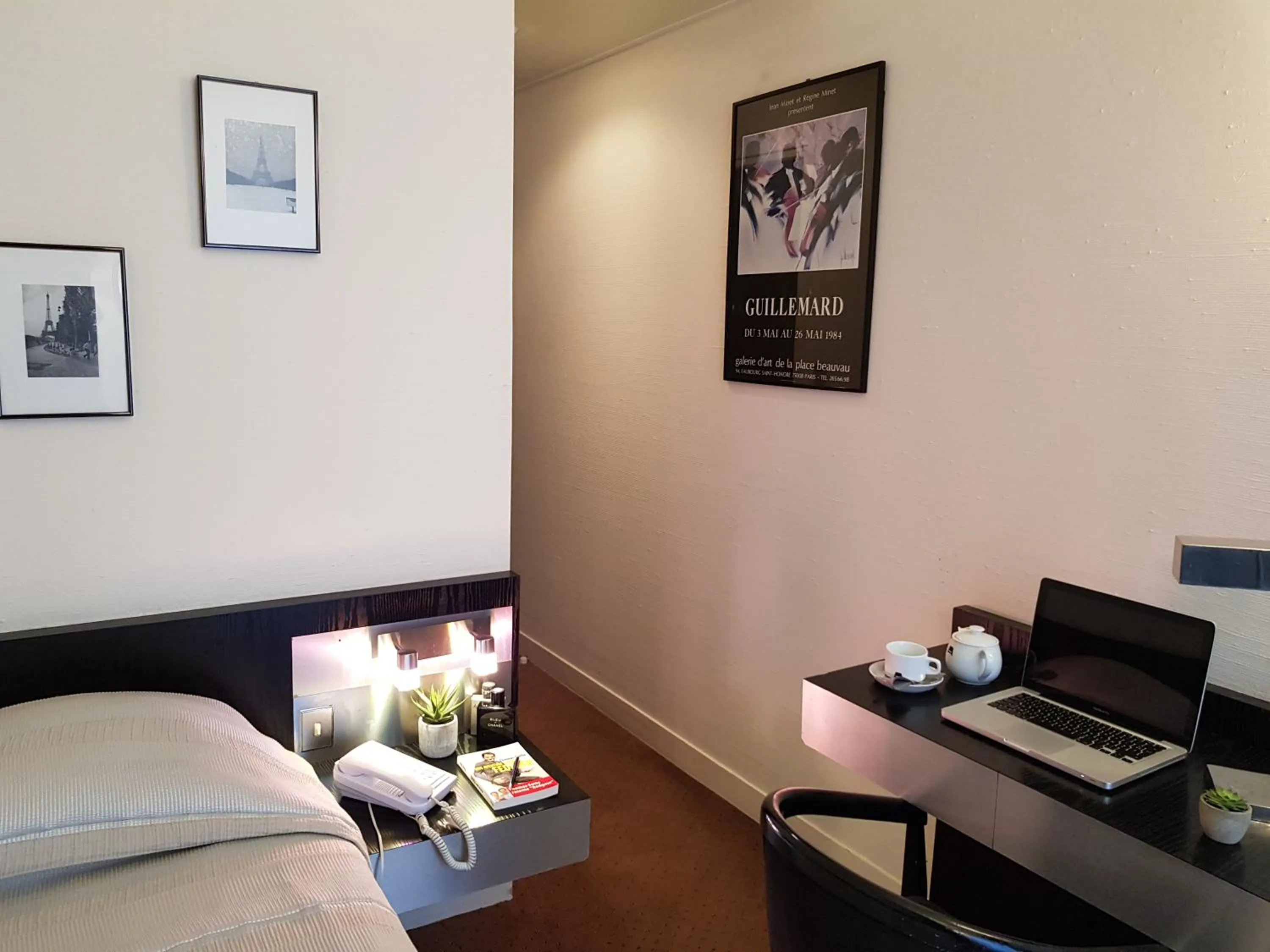 Bedroom, Bed in HOTEL ALISON