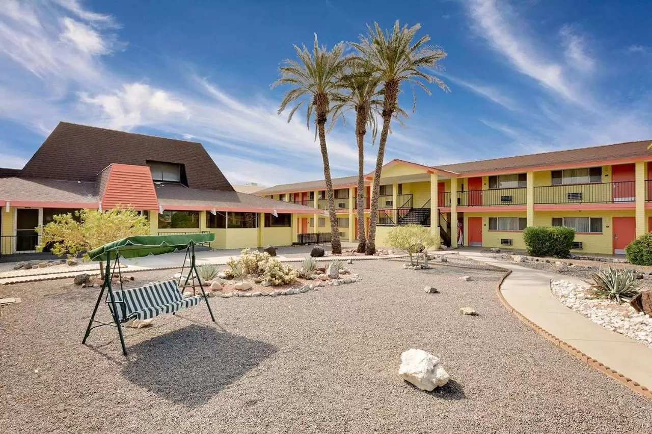 Property building in Lake Place Inn Lake Havasu City
