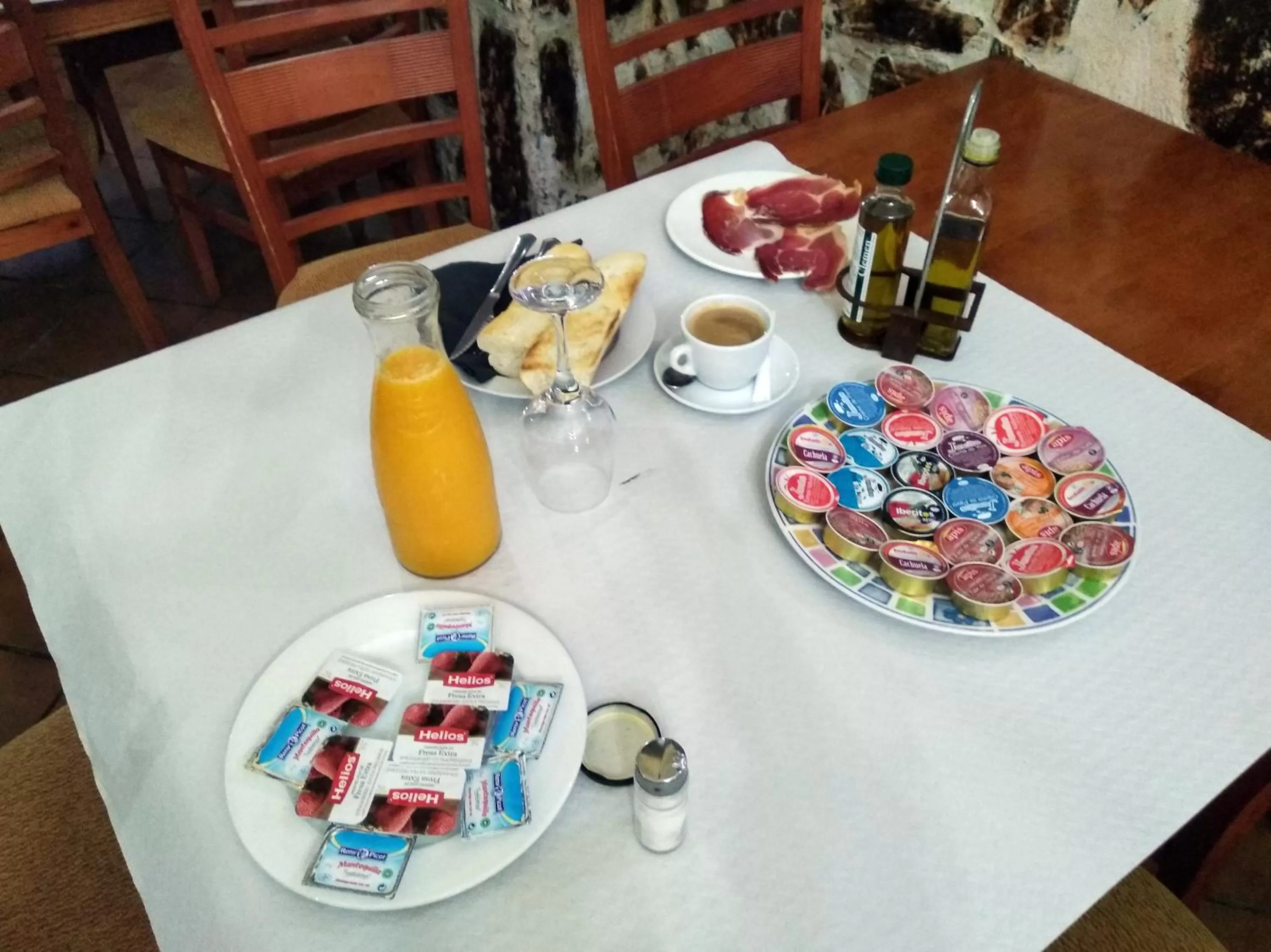 Breakfast in Hotel Las Palmeras by Vivere Stays