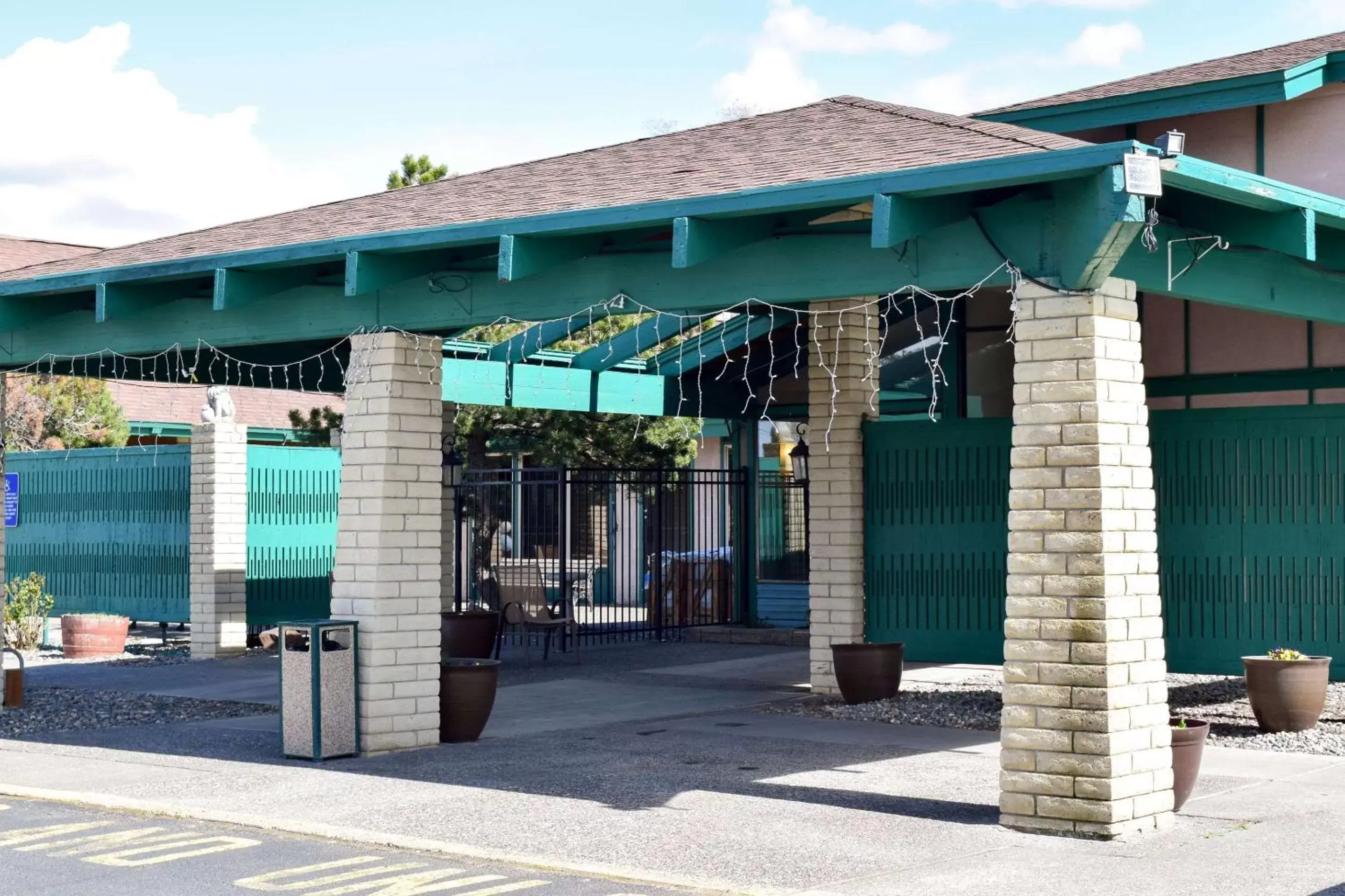 Property building in Quality Inn Umatilla - Hermiston Property building in Quality Inn Umatilla - Hermiston