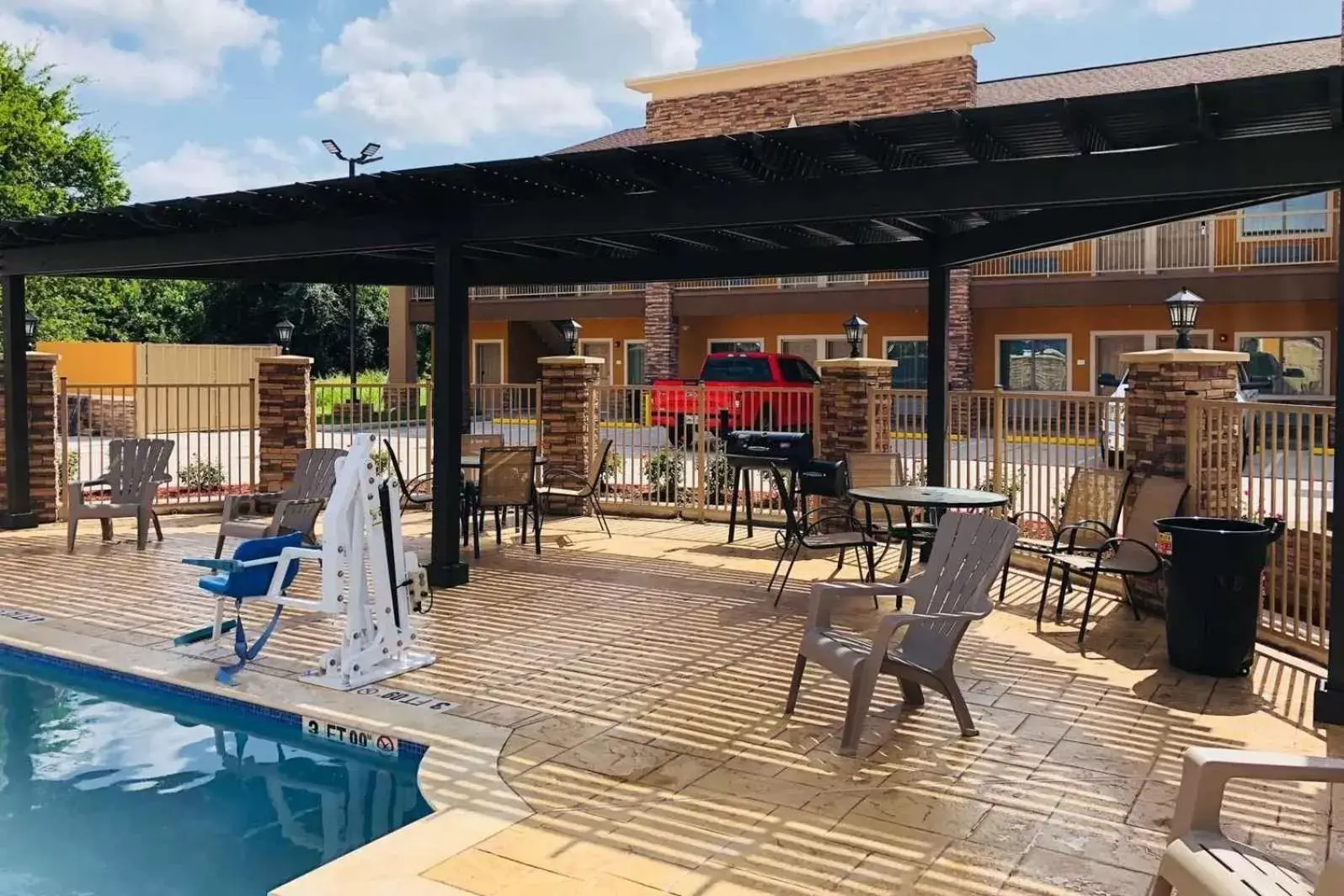 BBQ facilities, Restaurant/Places to Eat in Super 8 by Wyndham Houston Northwest Cypress