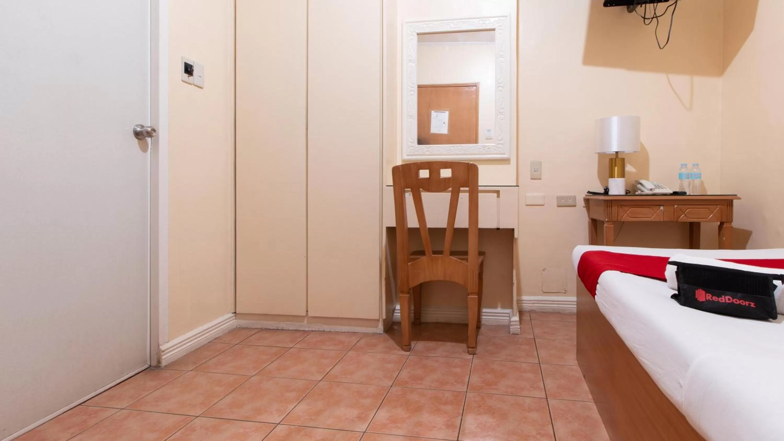 Other, Bed in RedDoorz @ Downtown Tacloban