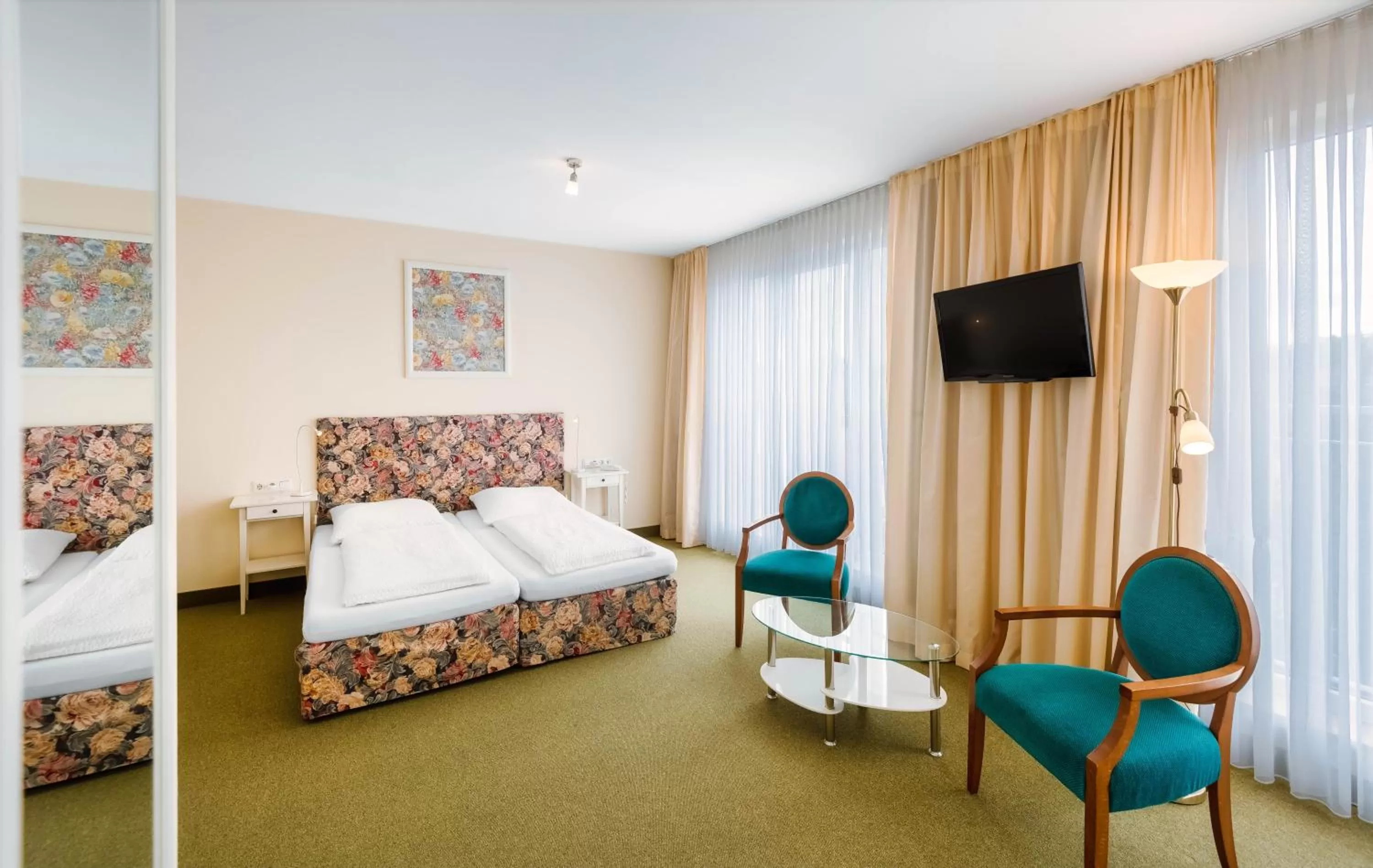 Bedroom, Bed in ALPHA HOTEL Hermann von Salza