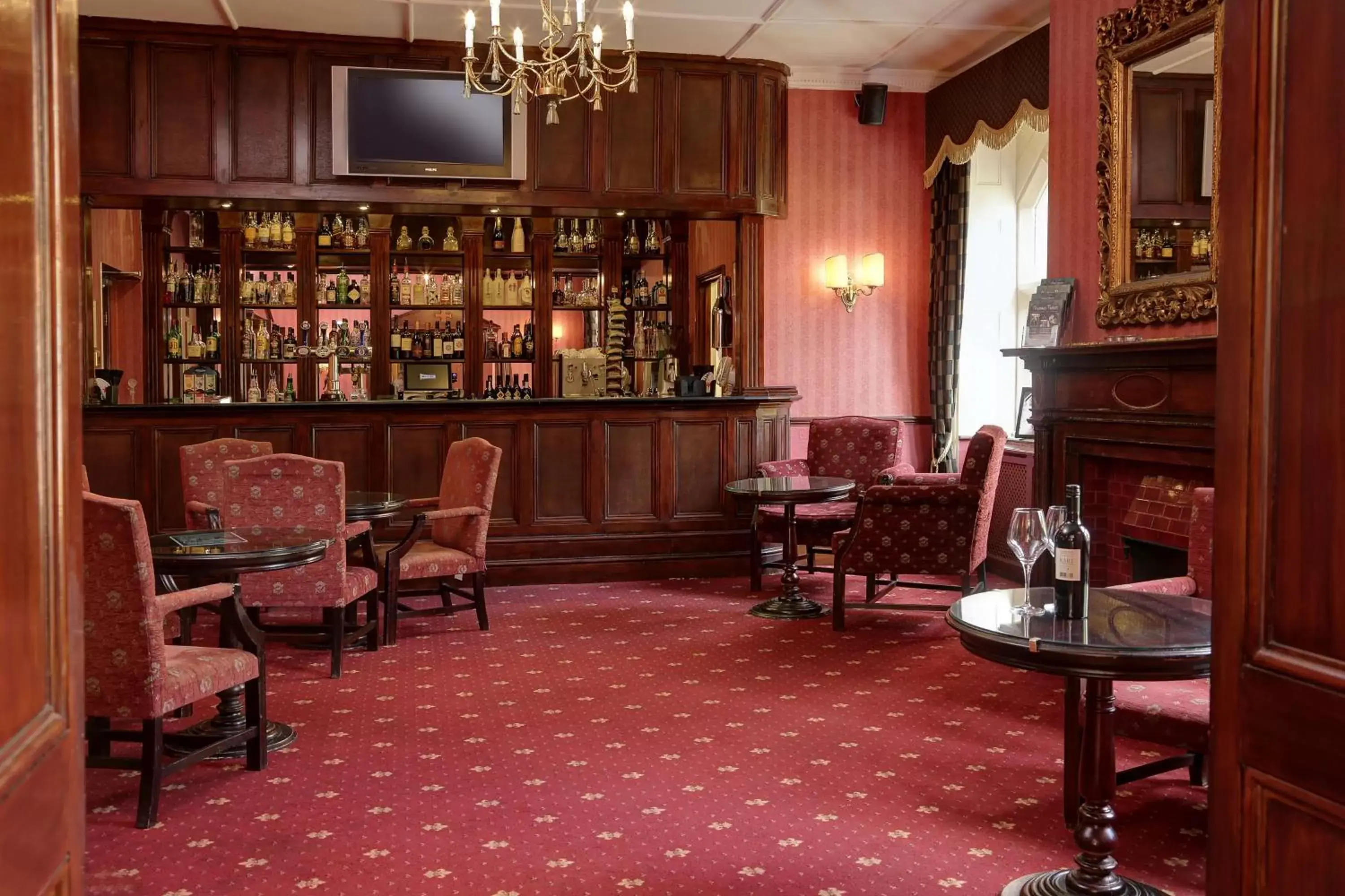 Lounge or bar in Best Western Abbots Barton Hotel