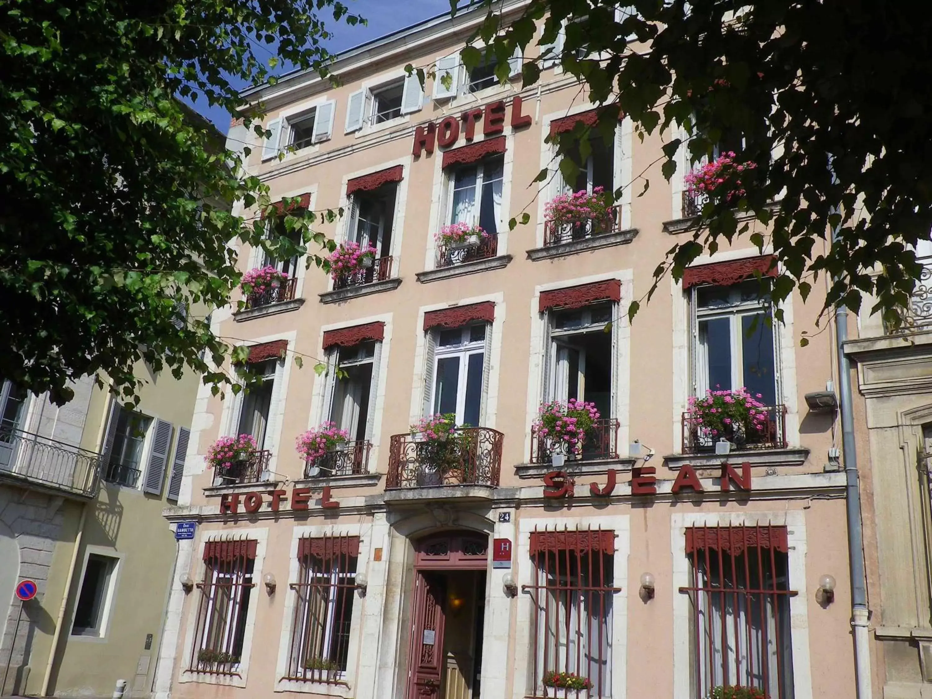 Summer, Property Building in Hotel Saint Jean