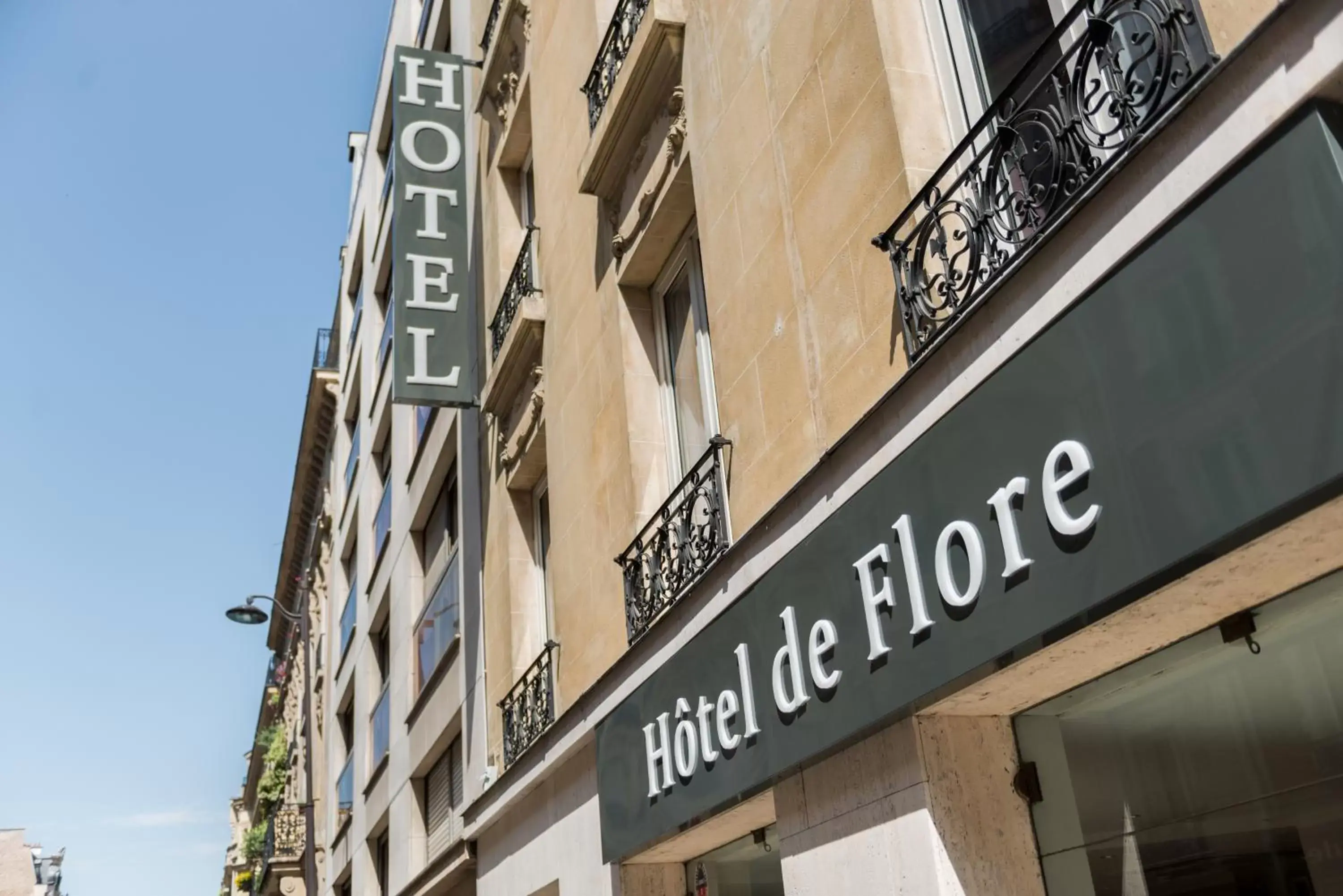 Facade/entrance, Property Building in Hotel de Flore