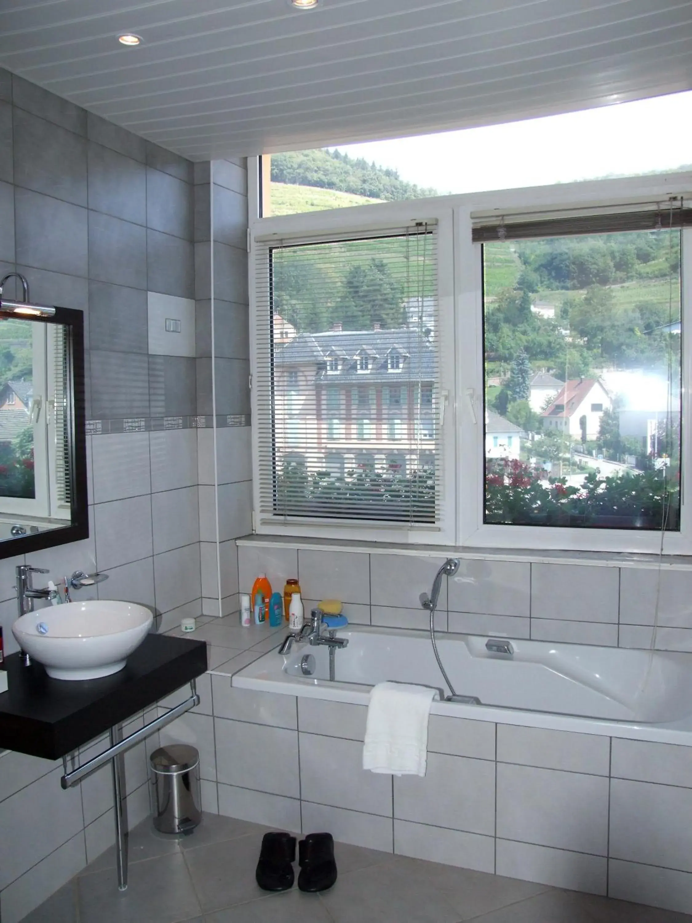 Bathroom in The Originals City, Hôtel de l'Ange, Guebwiller