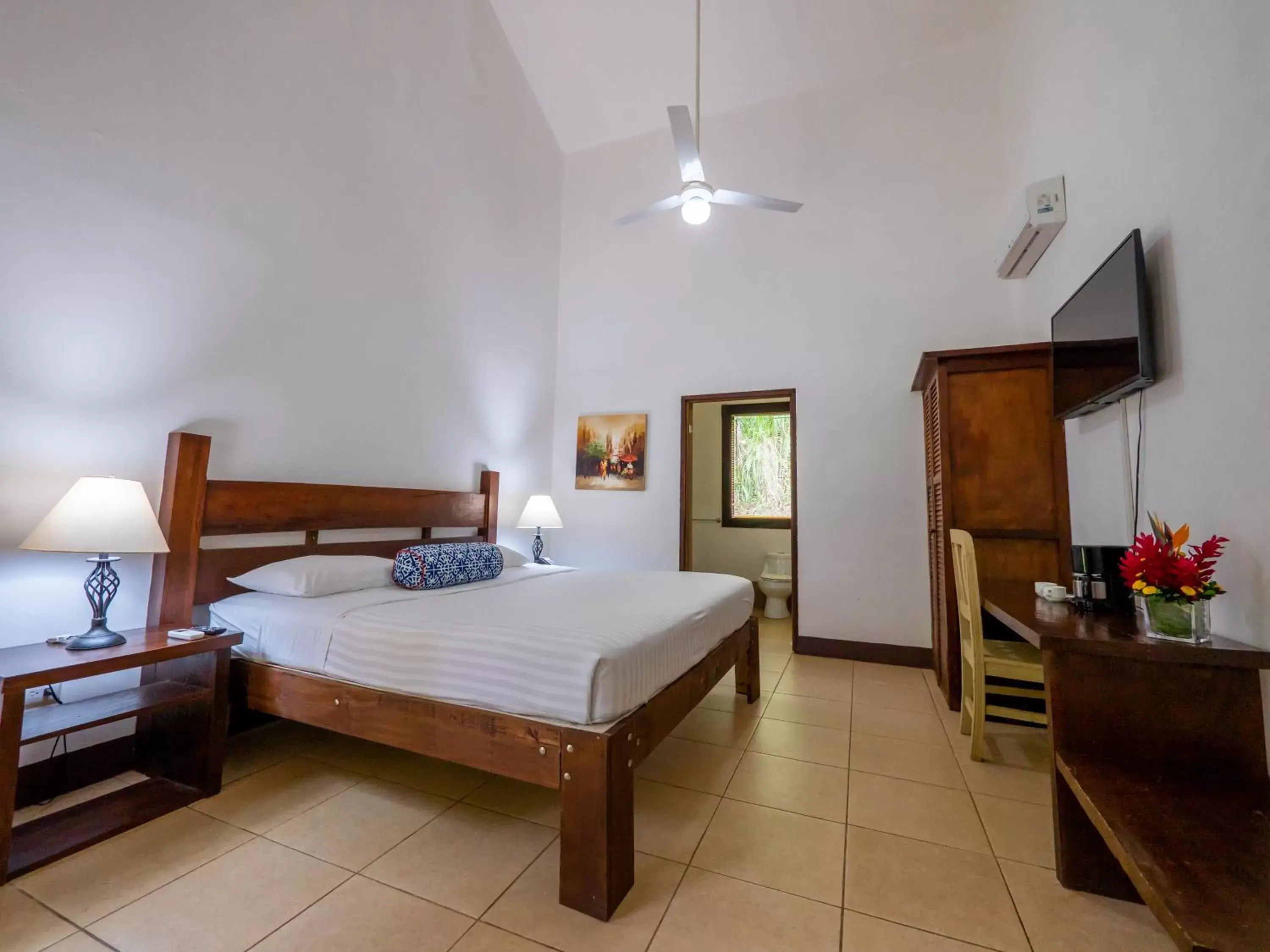 Photo of the whole room, Bed in Villa Lapas Jungle Village