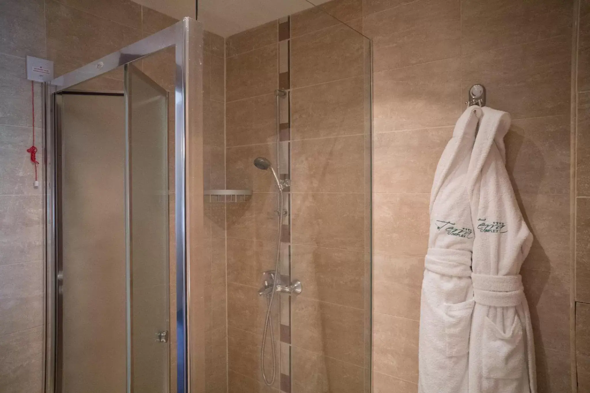 Shower, Bathroom in Terra Hotel