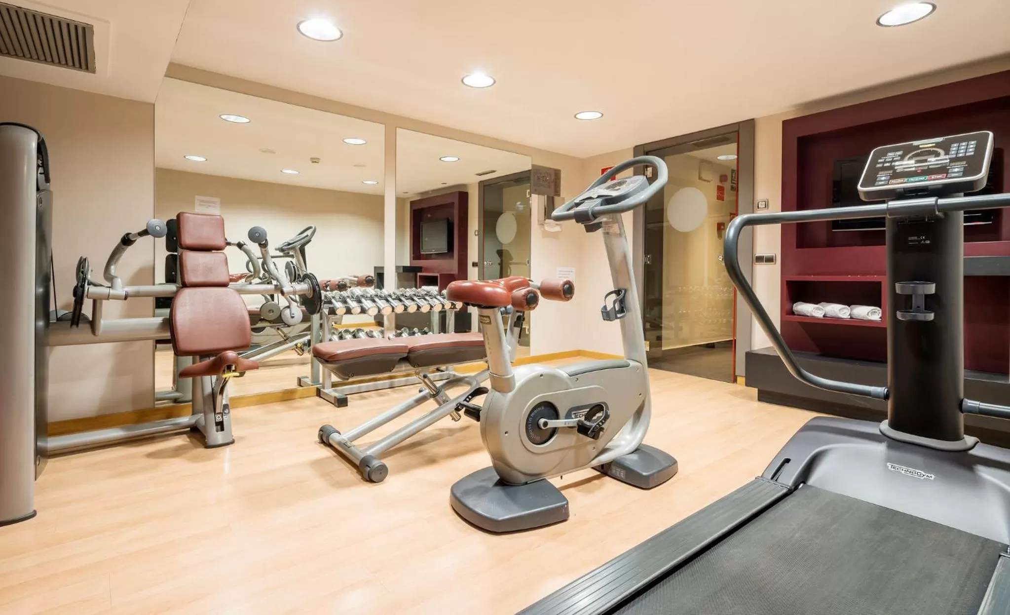 Fitness centre/facilities in Ilunion Almirante
