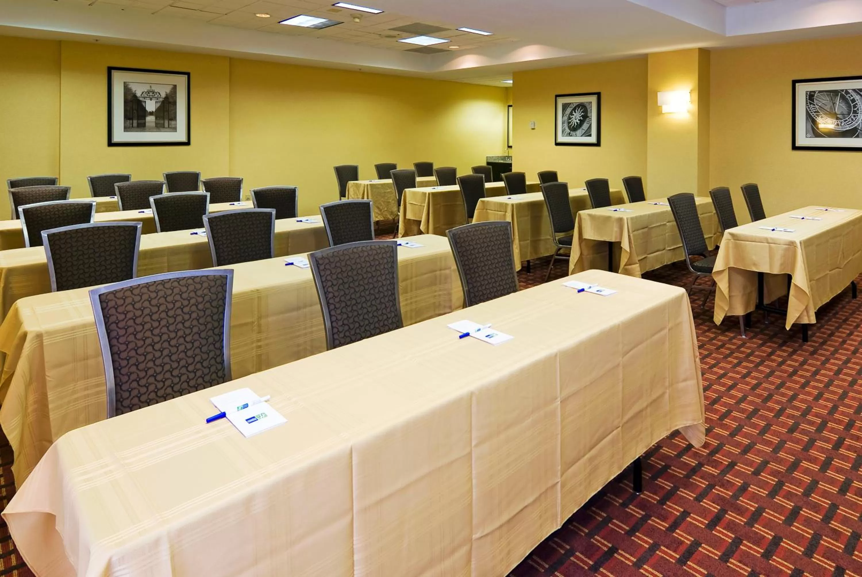 Meeting/conference room in Holiday Inn Express Hotel & Suites Kendall East-Miami by IHG
