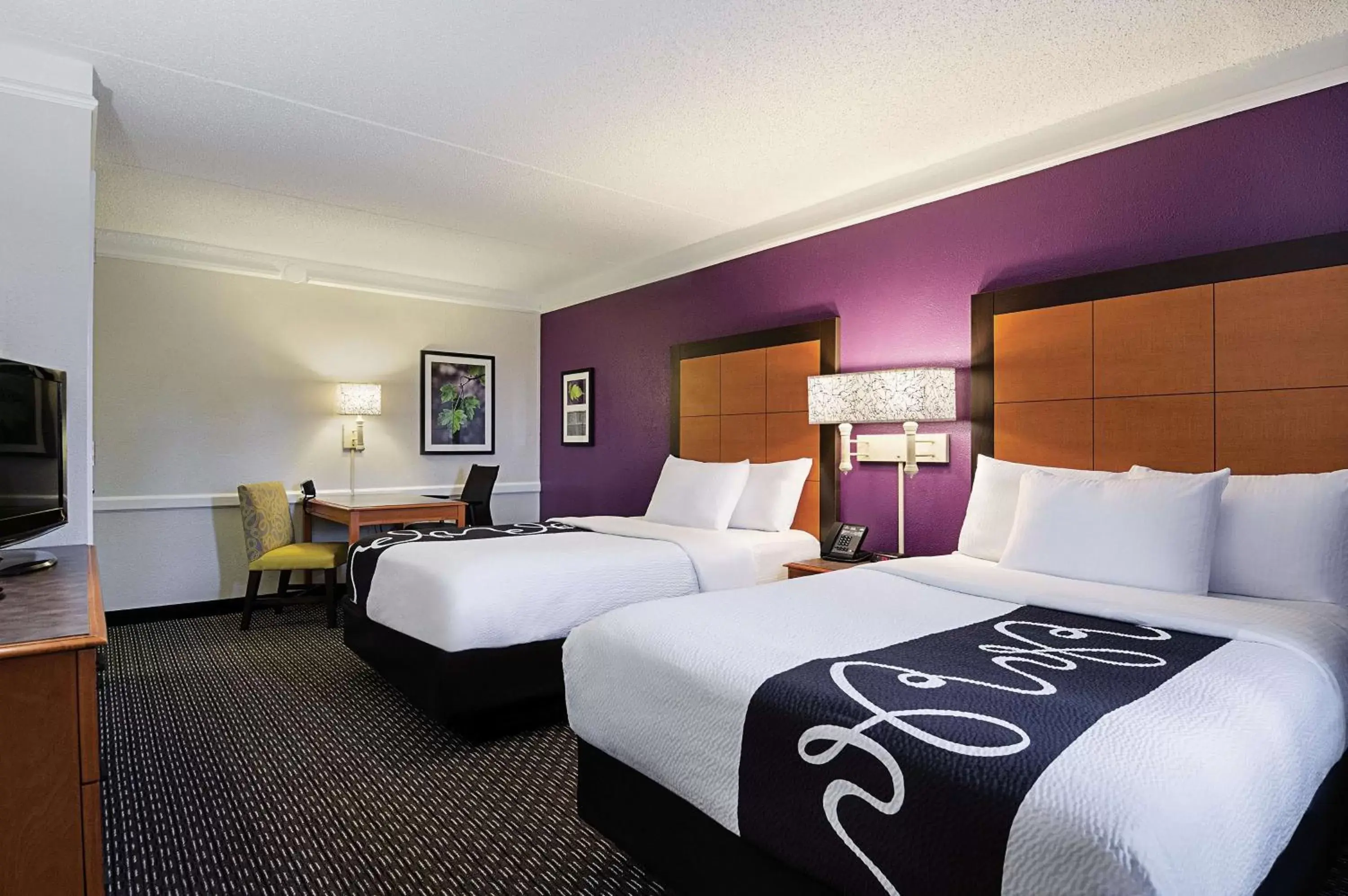 Photo of the whole room, Bed in La Quinta Inn & Suites by Wyndham And Conference Center San Angelo