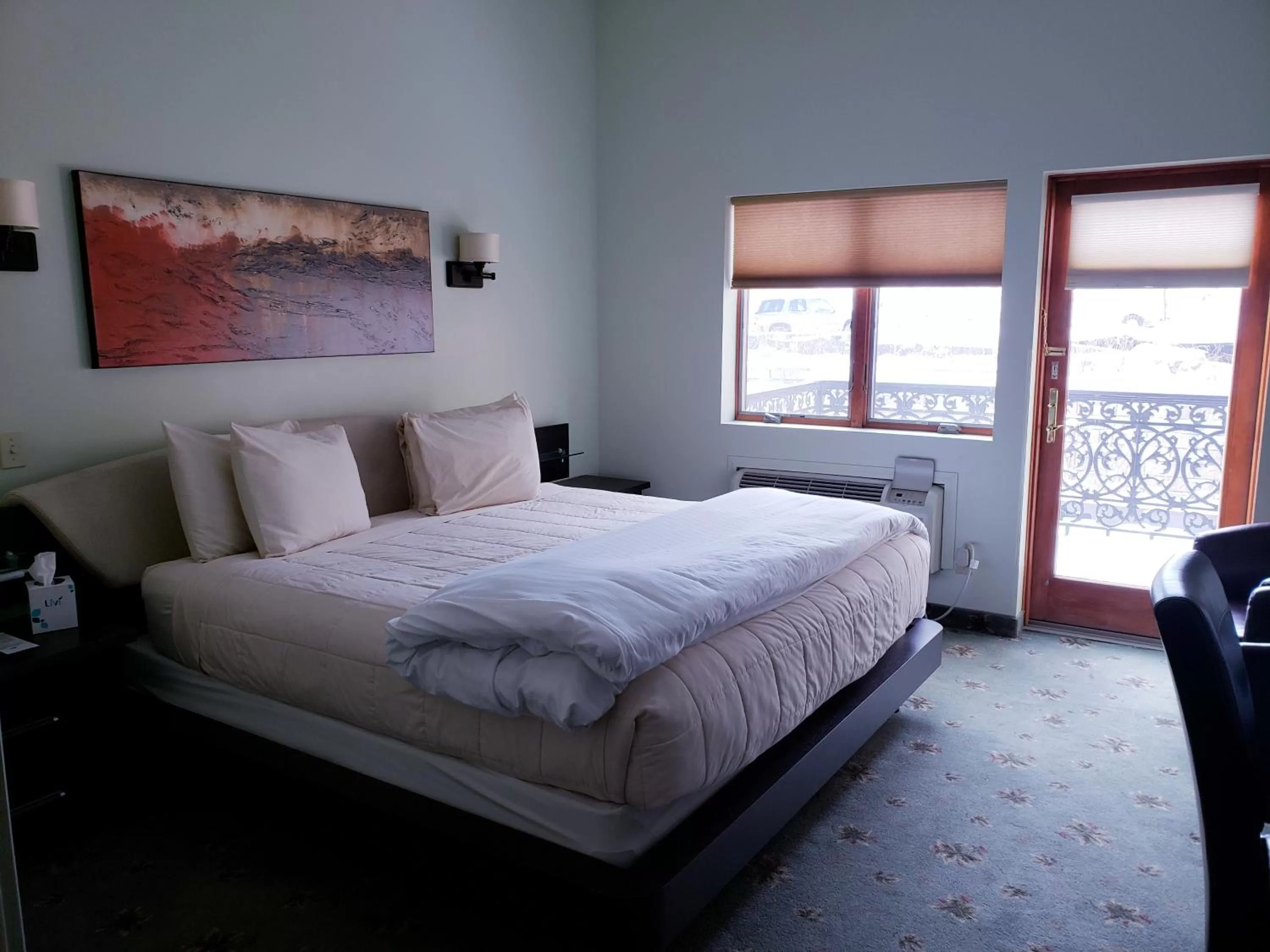 Photo of the whole room, Bed in Lowell Inn