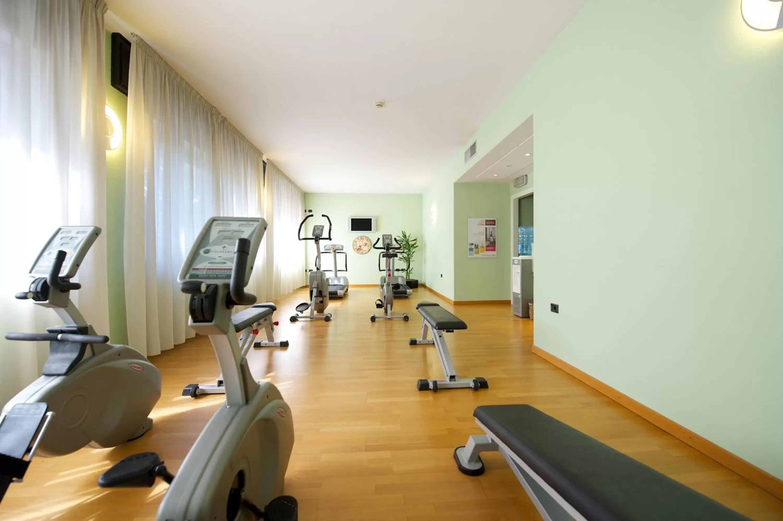 Fitness centre/facilities in Mercure Reggio Emilia Centro Astoria Fitness centre/facilities in Mercure Reggio Emilia Centro Astoria