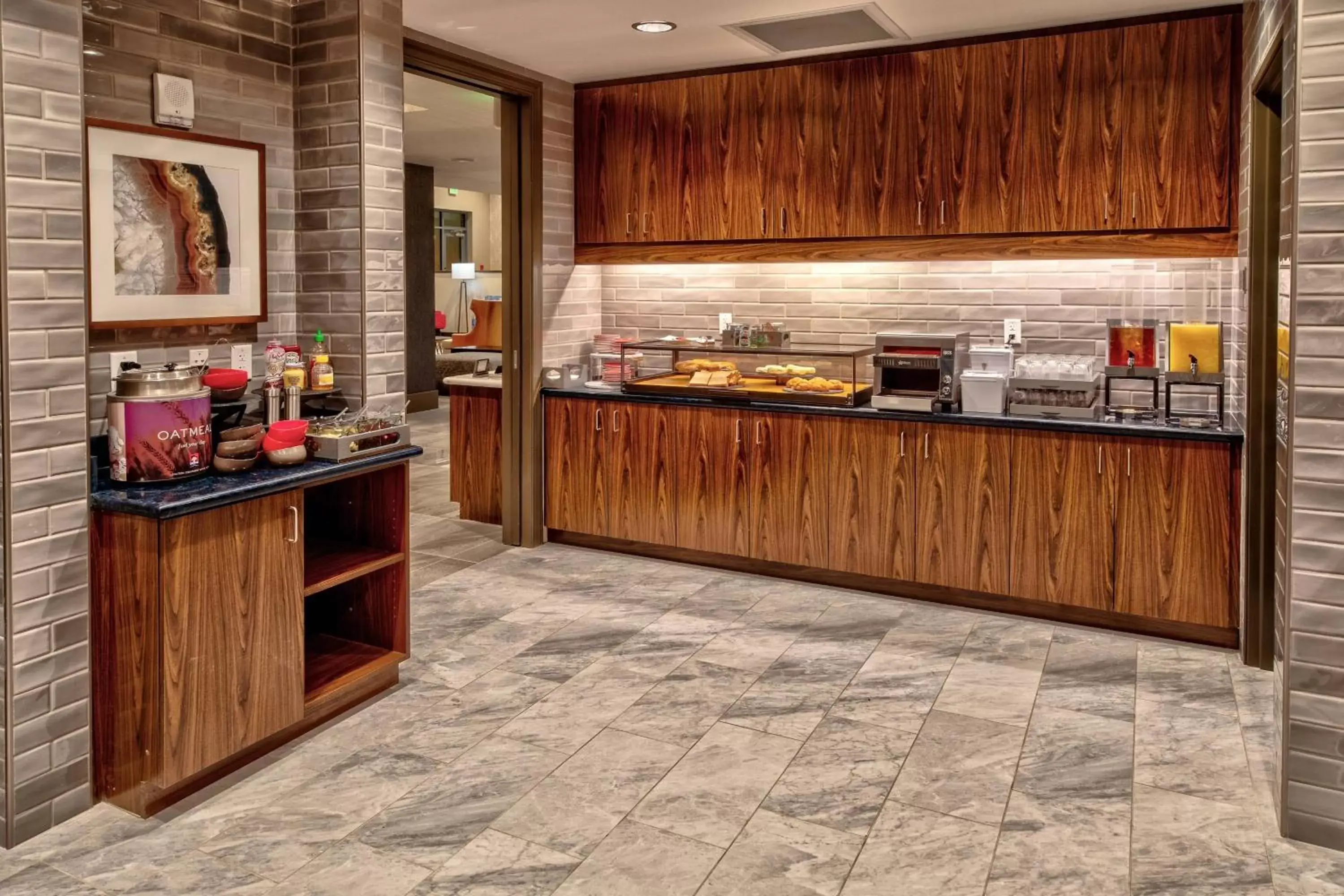 Breakfast, Kitchen/Kitchenette in Residence Inn by Marriott Nashville Green Hills