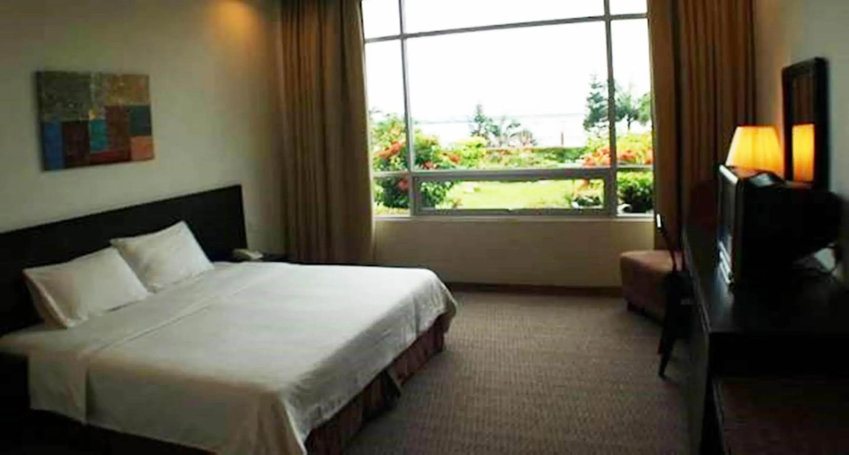 Photo of the whole room, Bed in Straits View Hotel JB