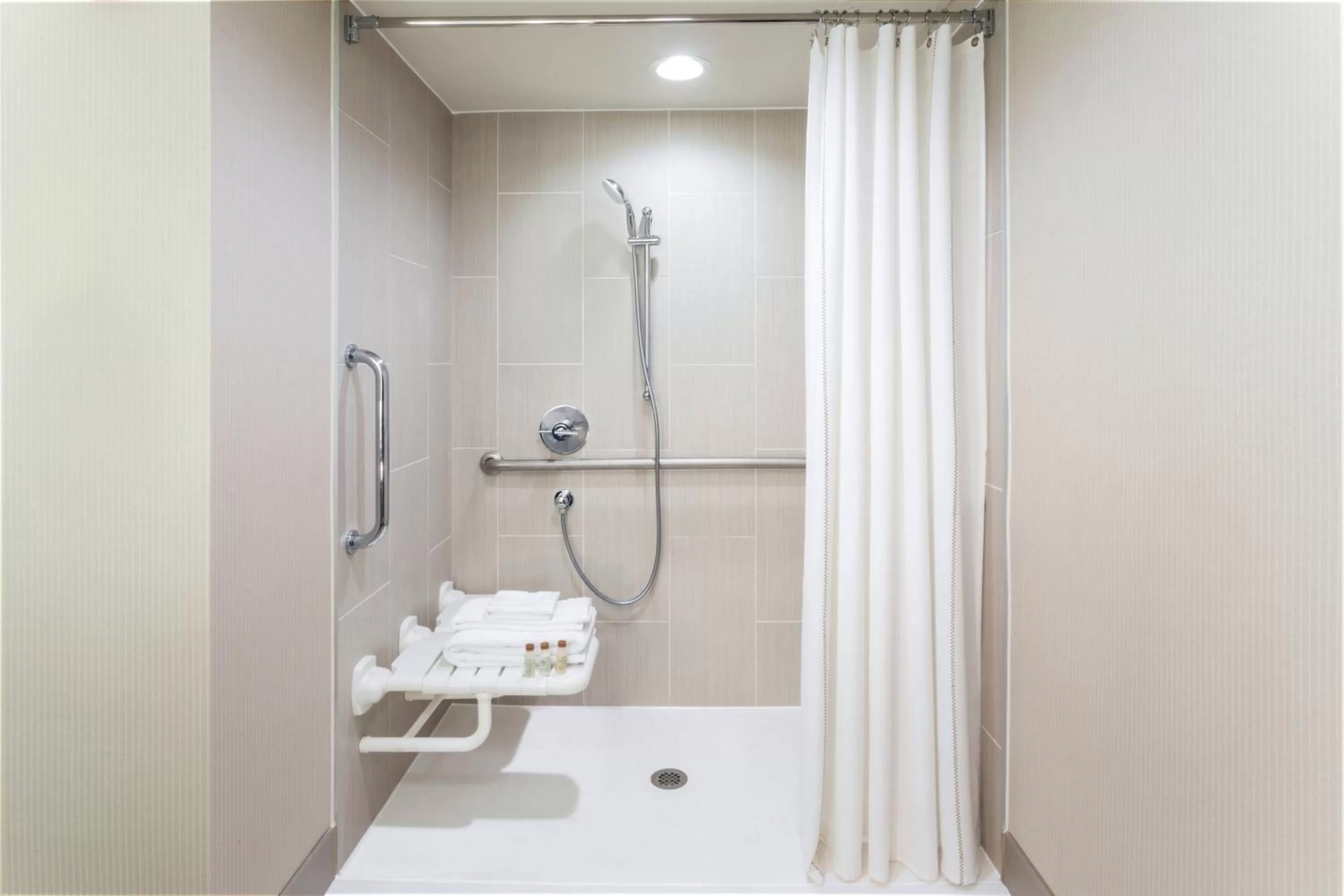 Bathroom in Delta Hotels by Marriott Philadelphia Airport