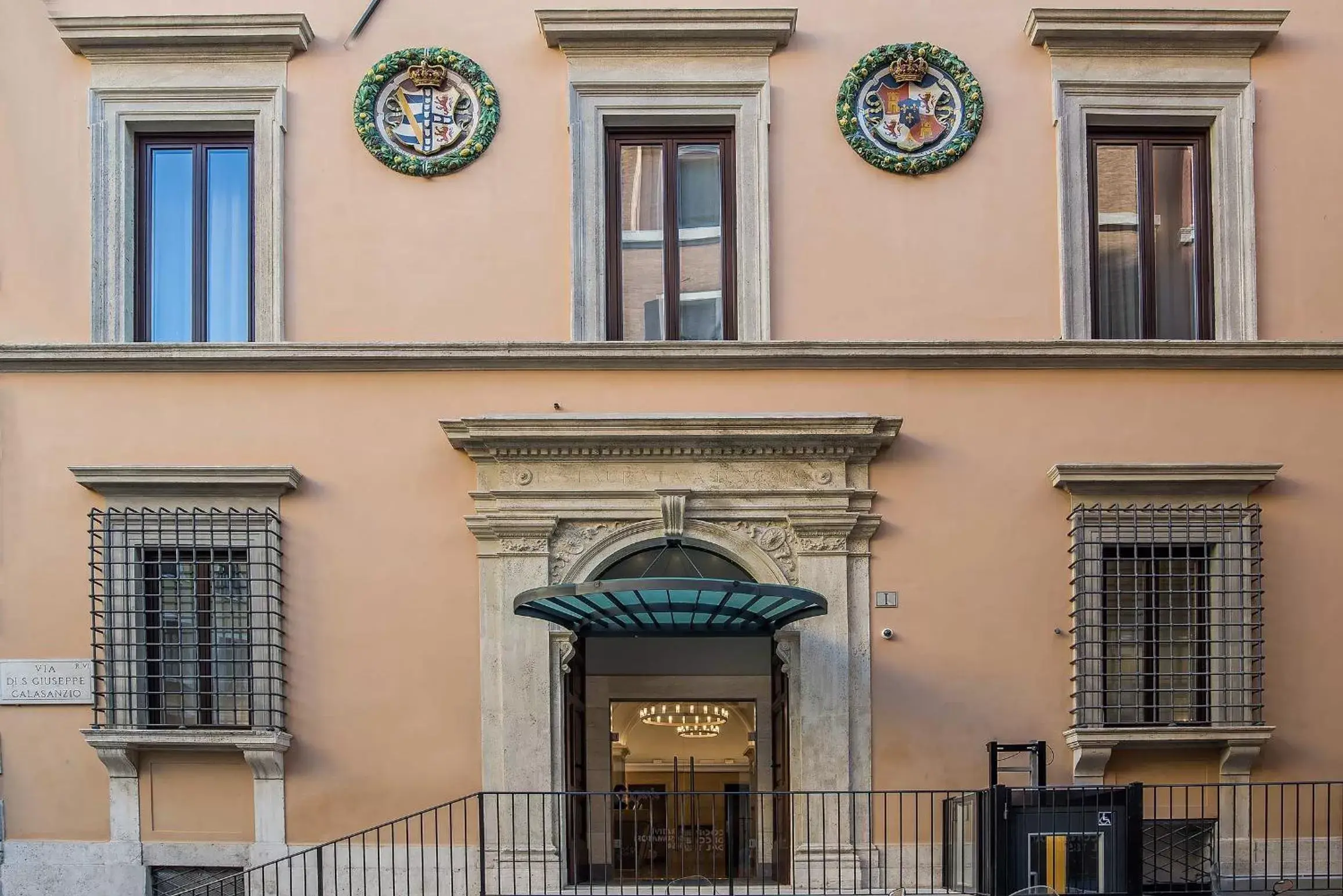 Facade/entrance, Property Building in Hotel Martis Palace