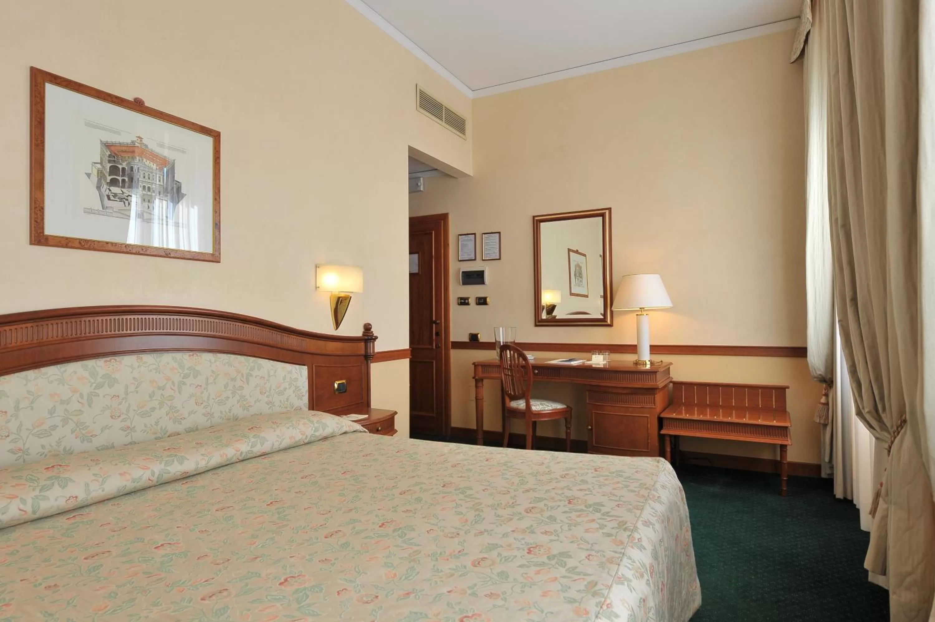 Photo of the whole room, Bed in Hotel degli Orafi