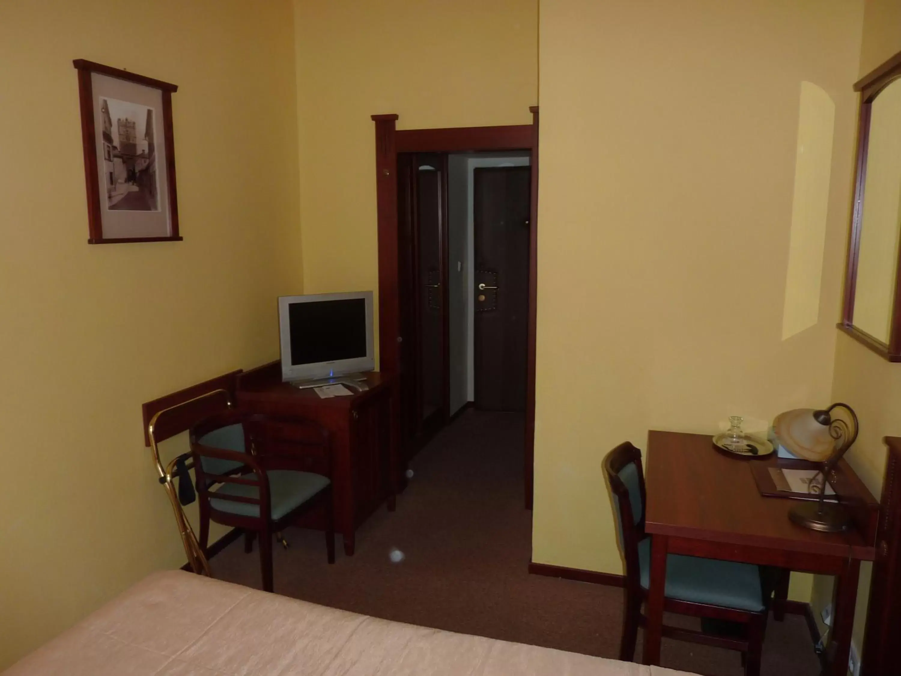 Single Room in Grandhotel Garni Single Room in Grandhotel Garni
