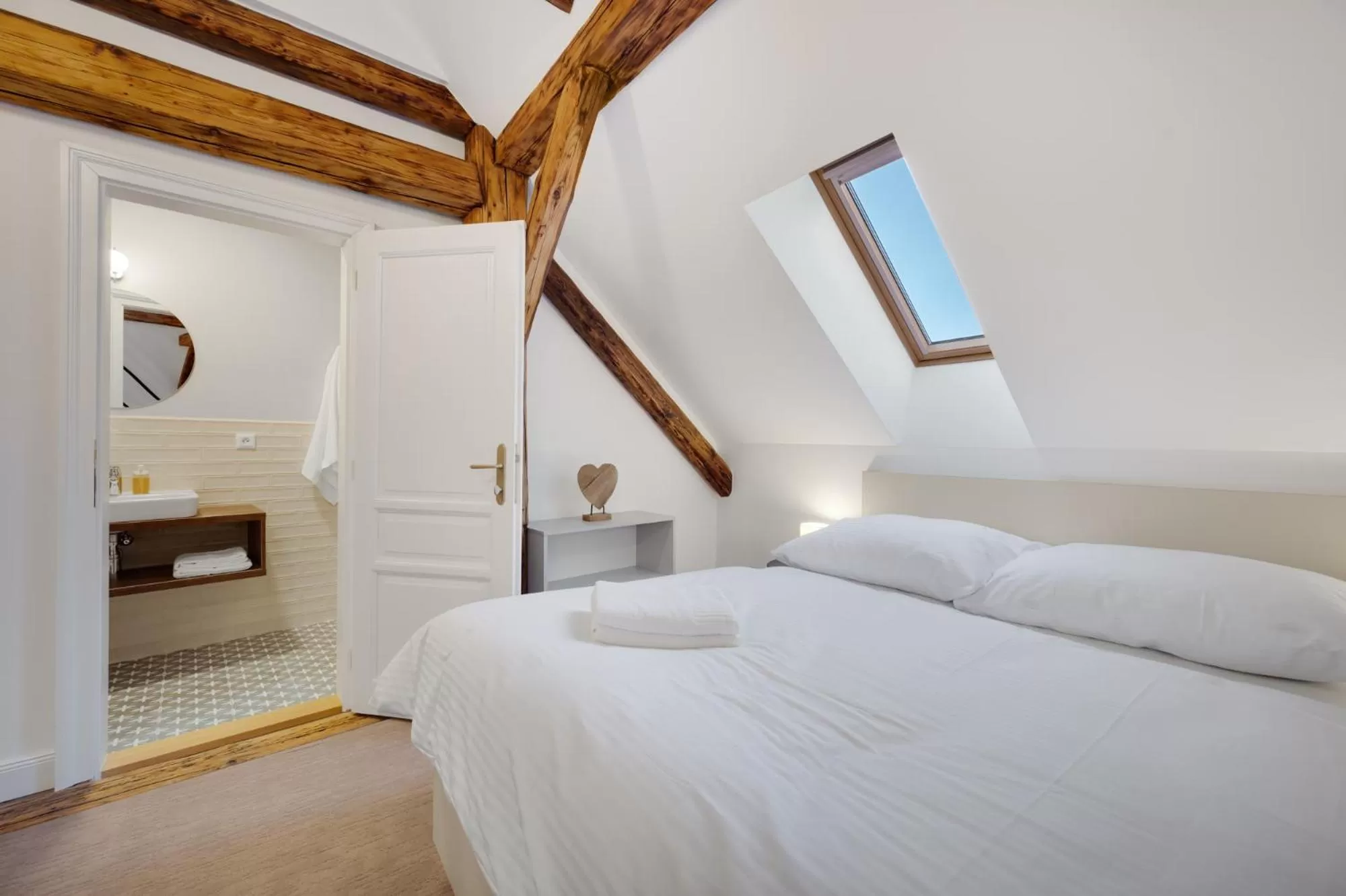 Bed in Palace Apartments