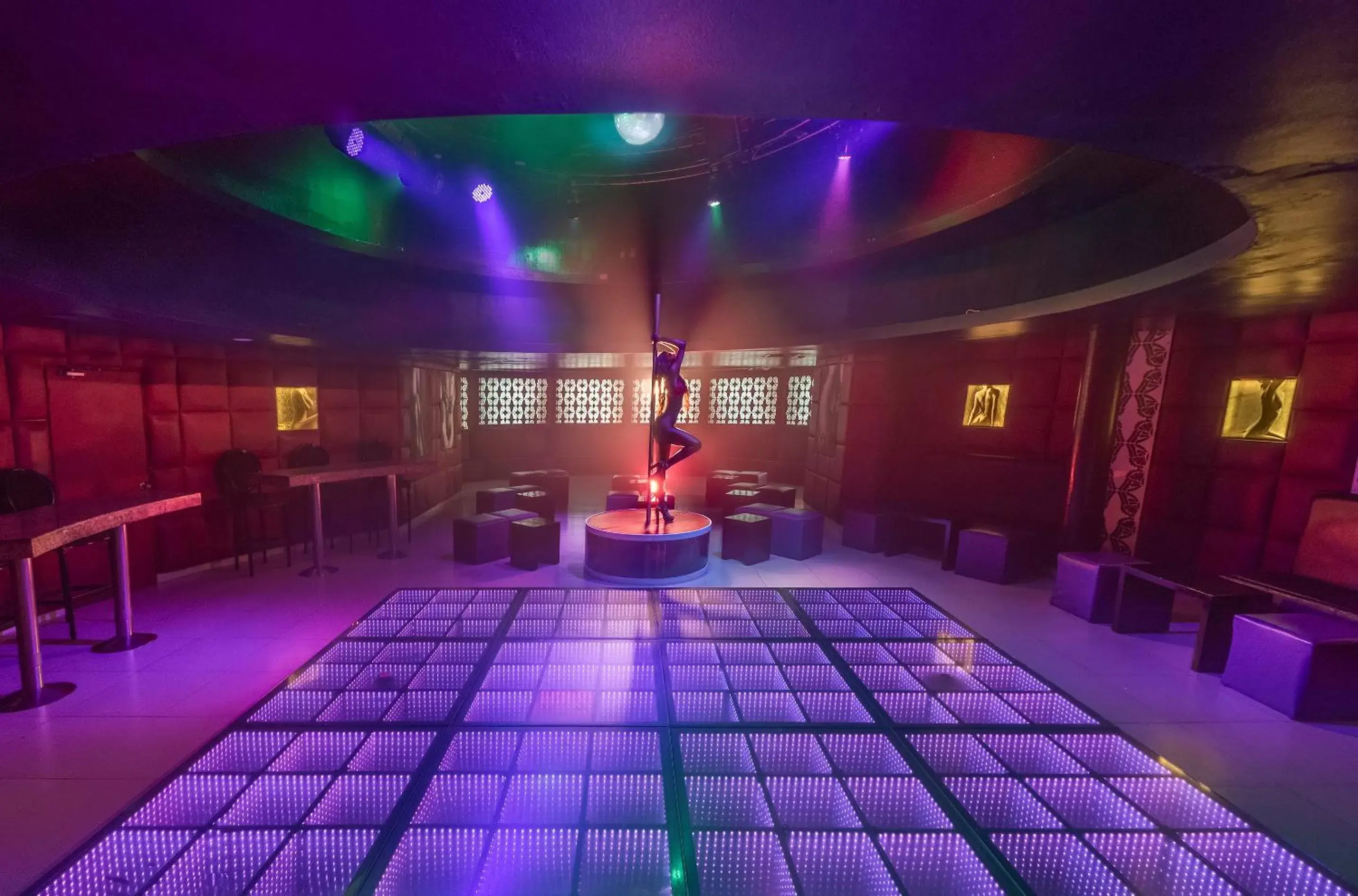 Nightclub / DJ in Desire Riviera Maya Resort