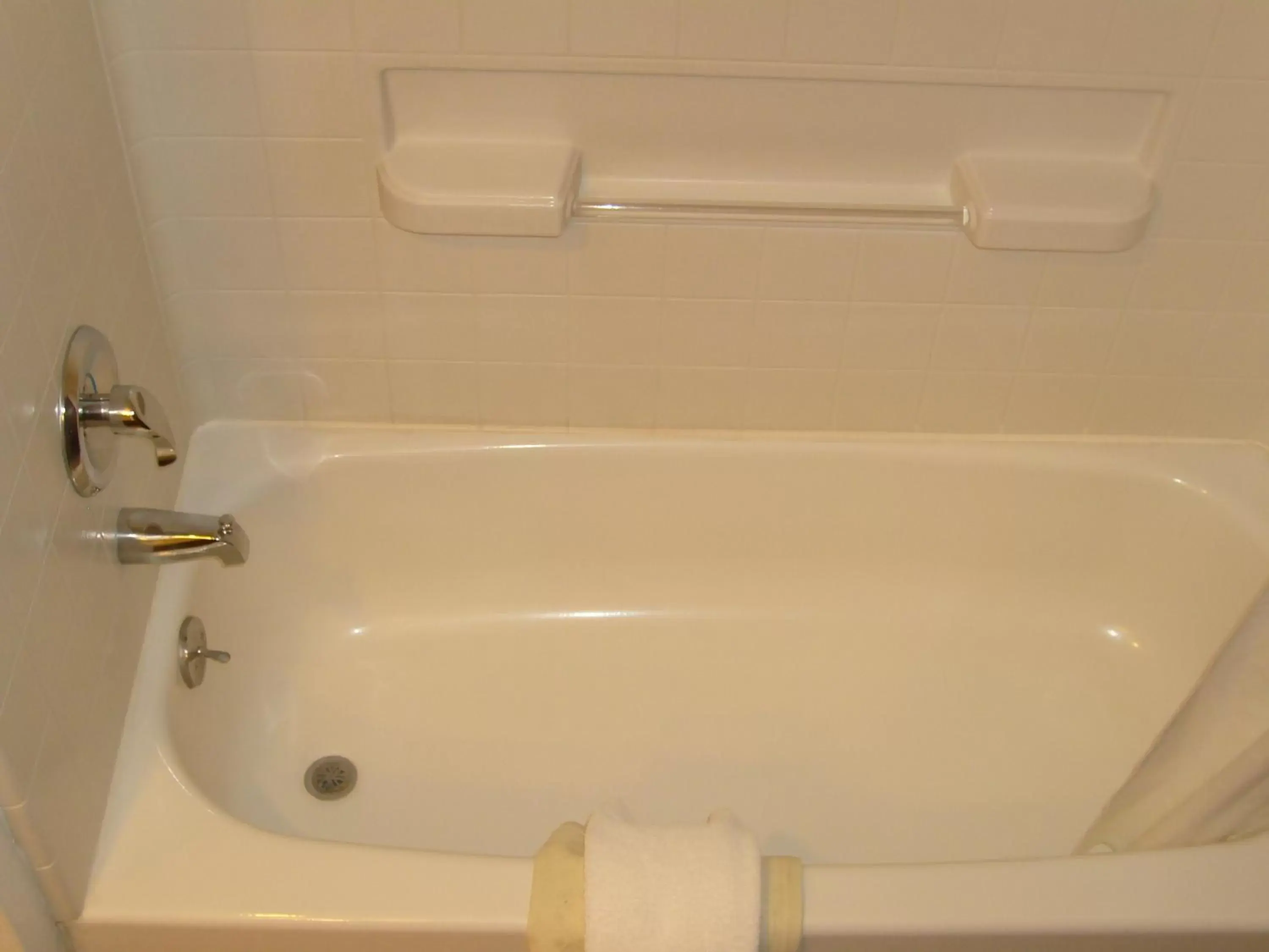 Hot Tub, Bathroom in Shanico Inn