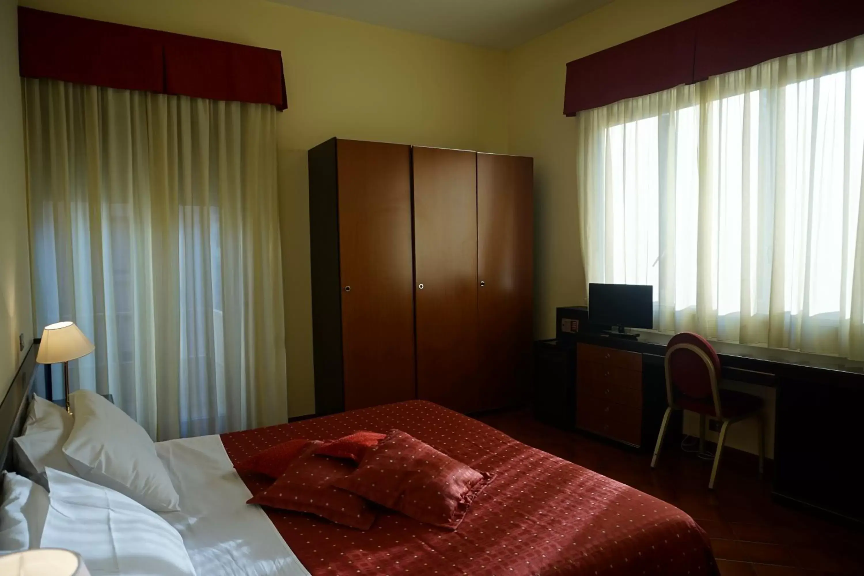 Photo of the whole room, Bed in Hotel Europa